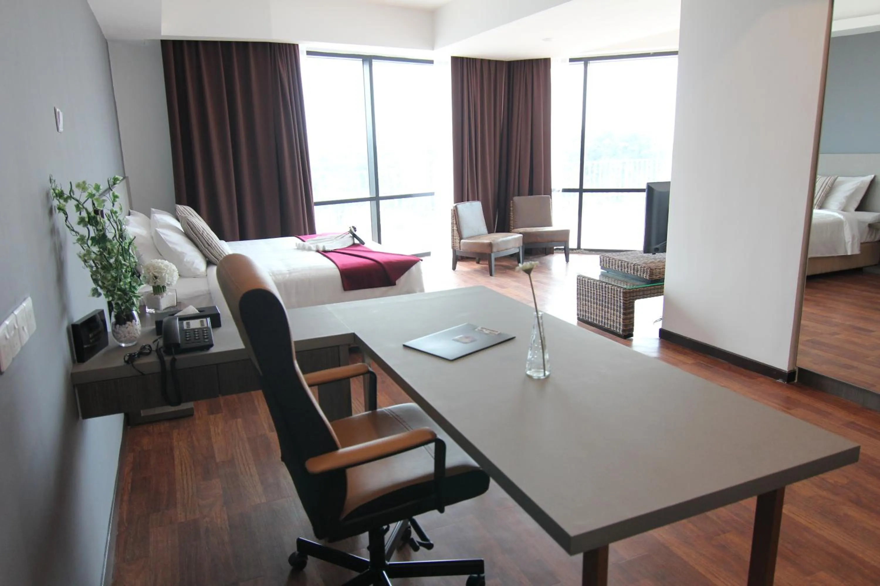 Photo of the whole room, Bed in Nexus Business Suite Hotel