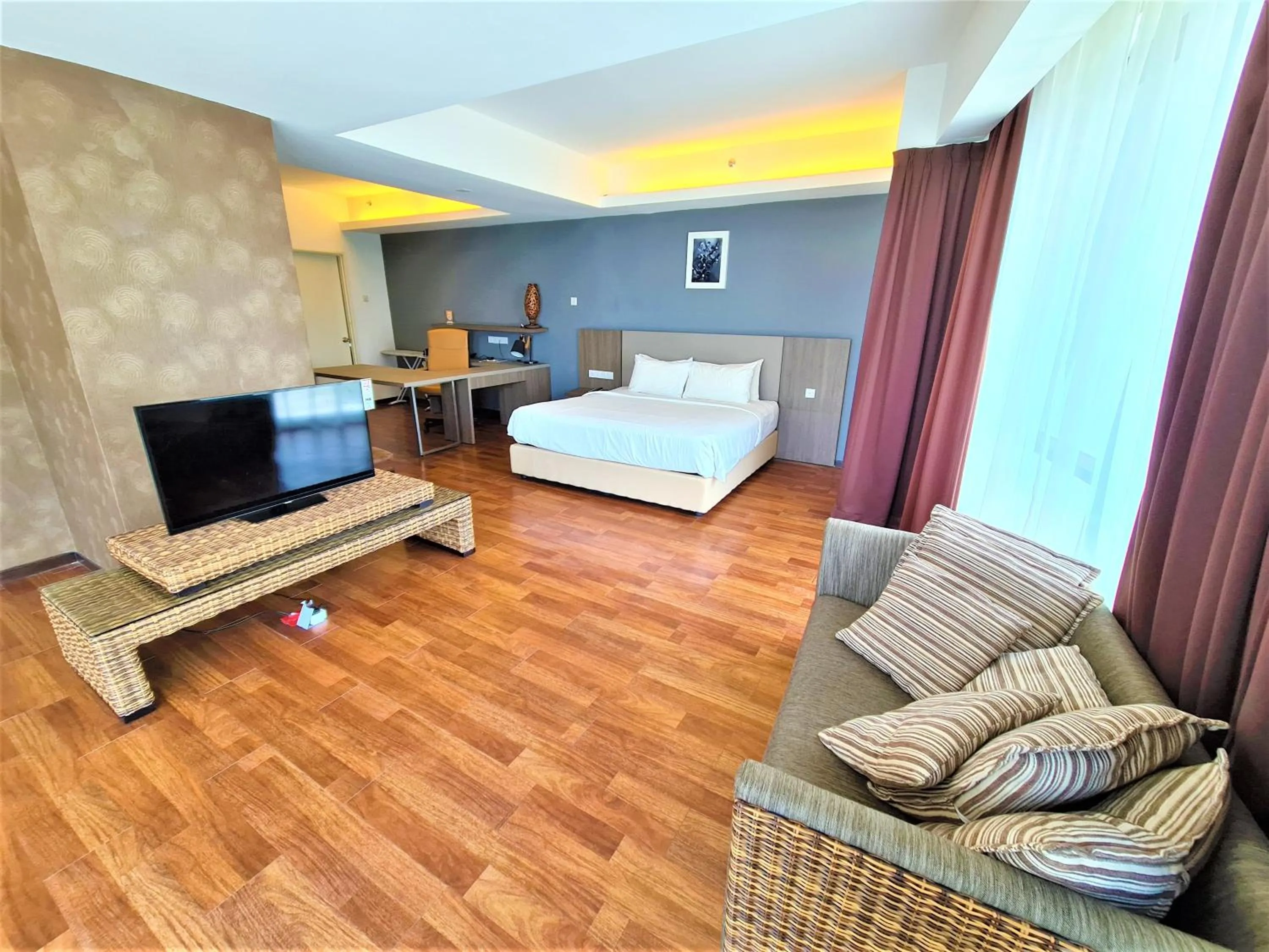 Bedroom, Bed in Nexus Business Suite Hotel