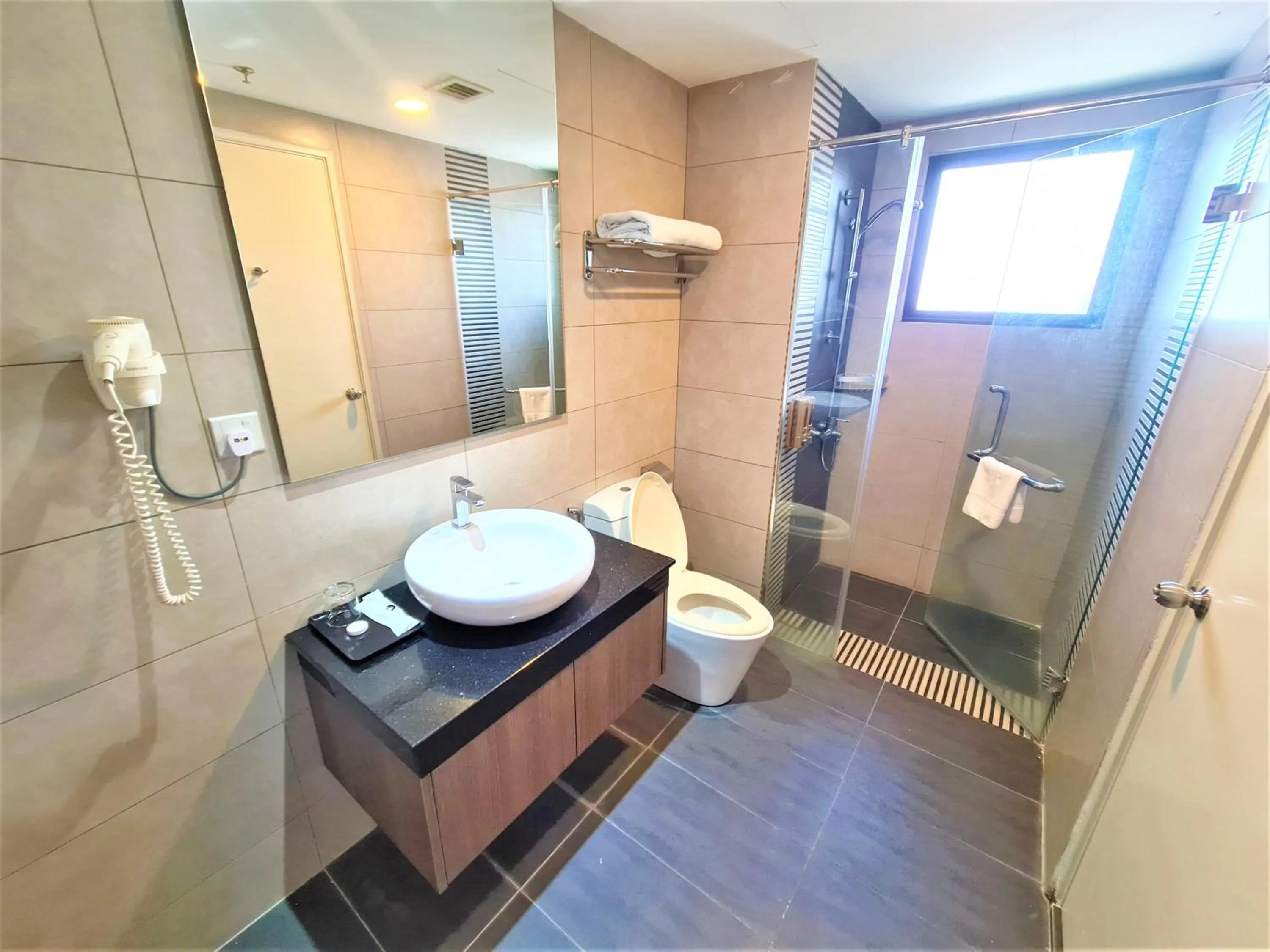 Shower in Nexus Business Suite Hotel