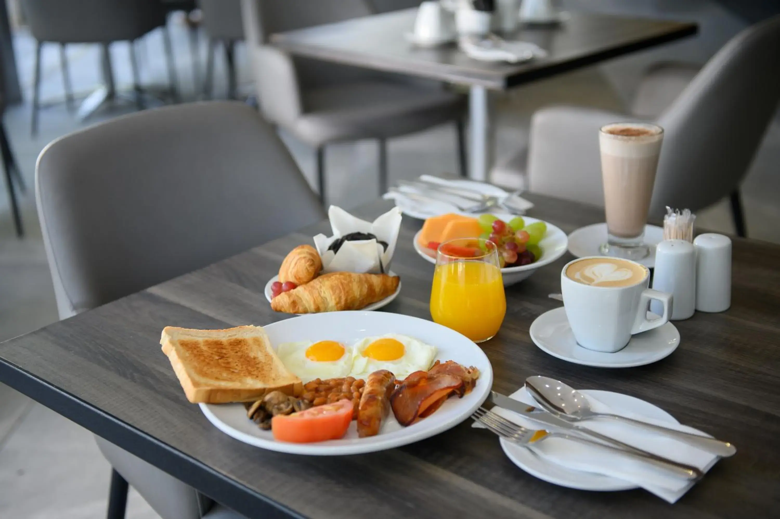 Breakfast in The Capital on Bath Breakfast in The Capital on Bath