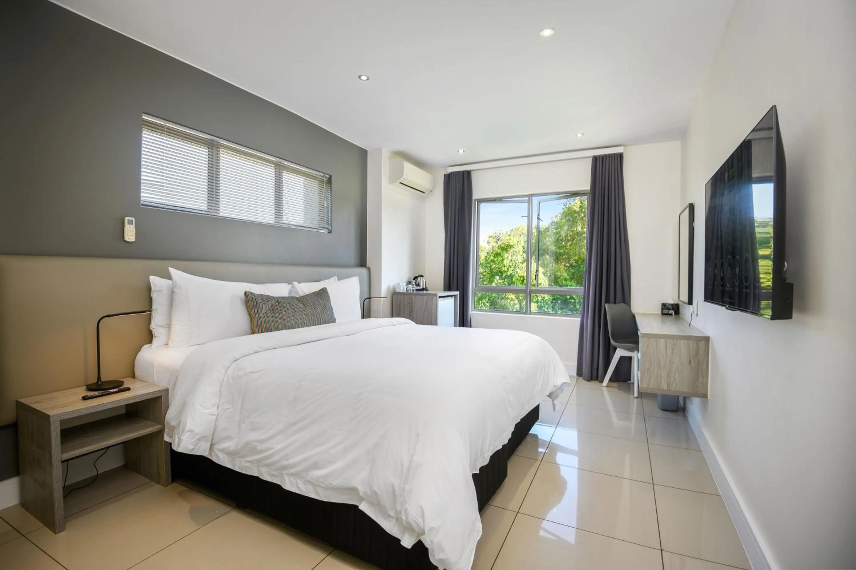 View (from property/room), Bed in The Capital on Bath