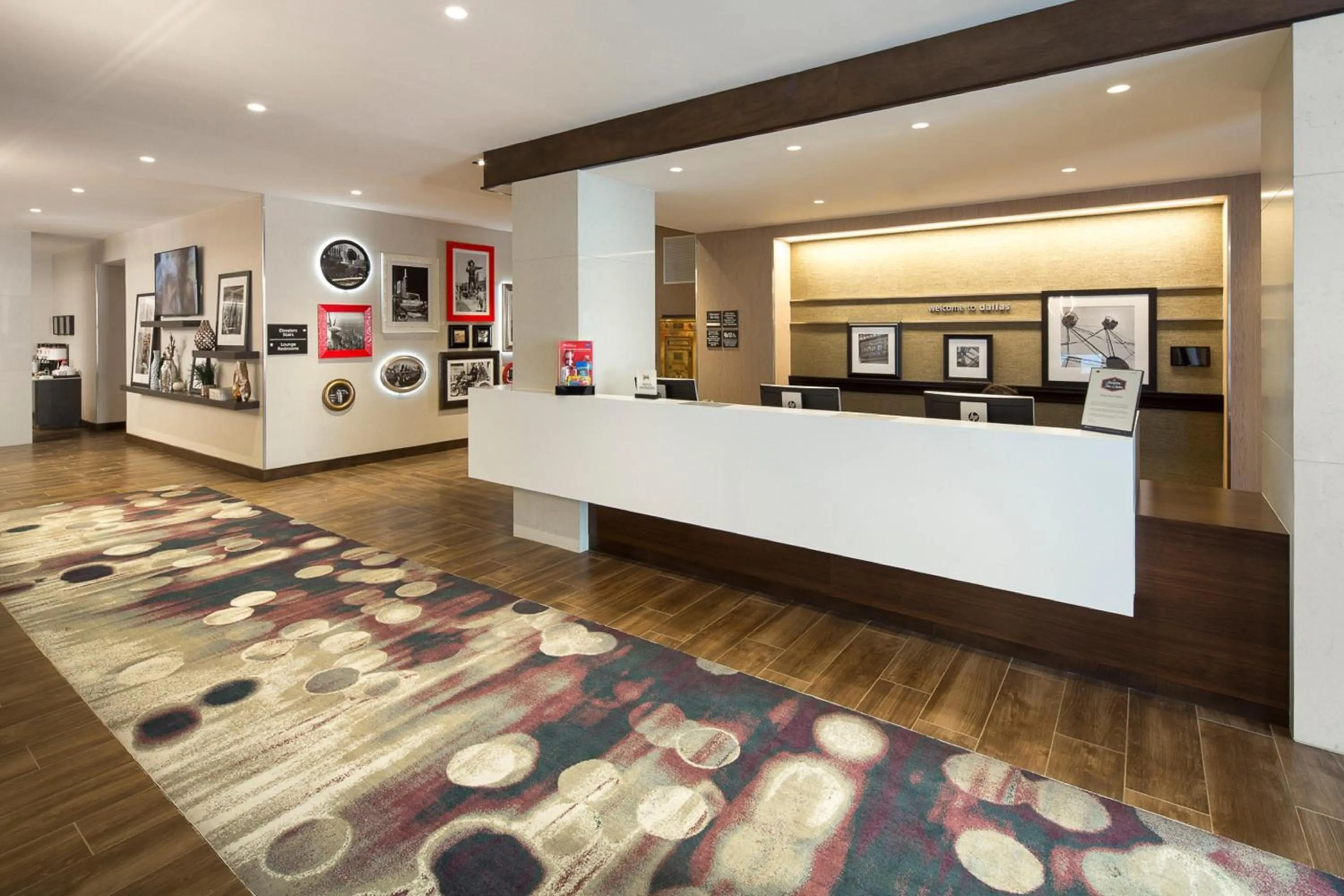 Lobby or reception in Hampton Inn & Suites Dallas Downtown