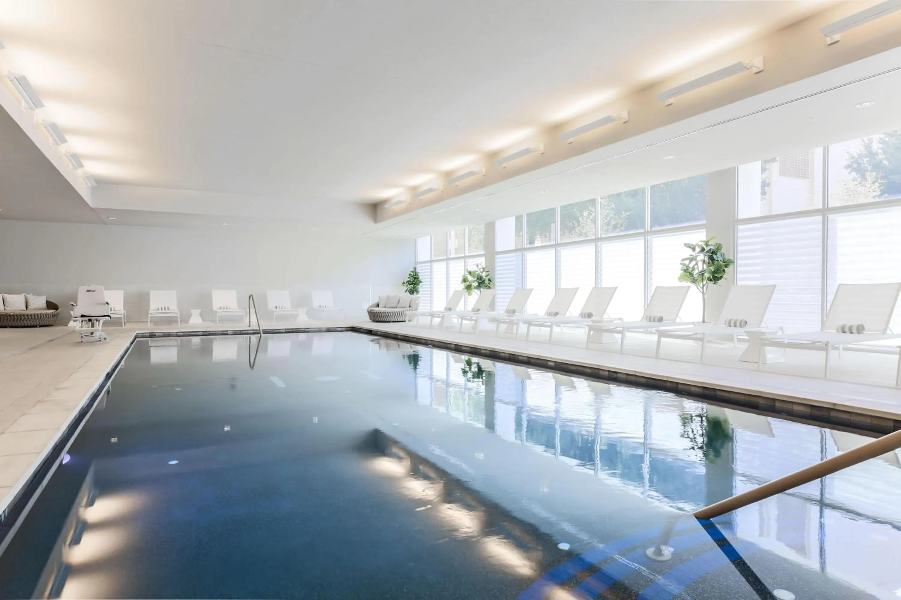 Pool view in Hampton Inn & Suites Dallas Downtown