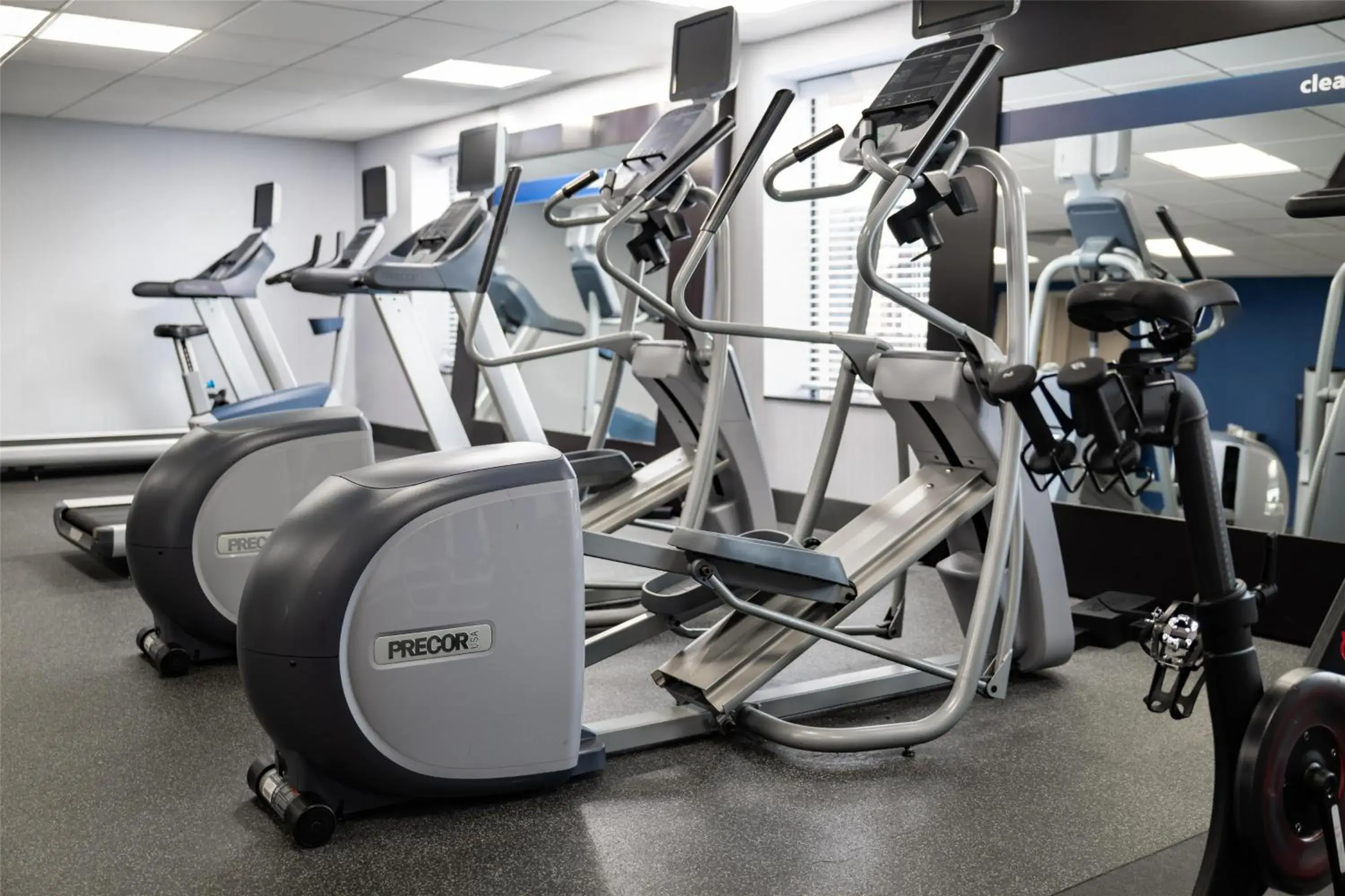 Fitness centre/facilities in Hampton Inn and Suites La Crosse Downtown Fitness centre/facilities in Hampton Inn and Suites La Crosse Downtown