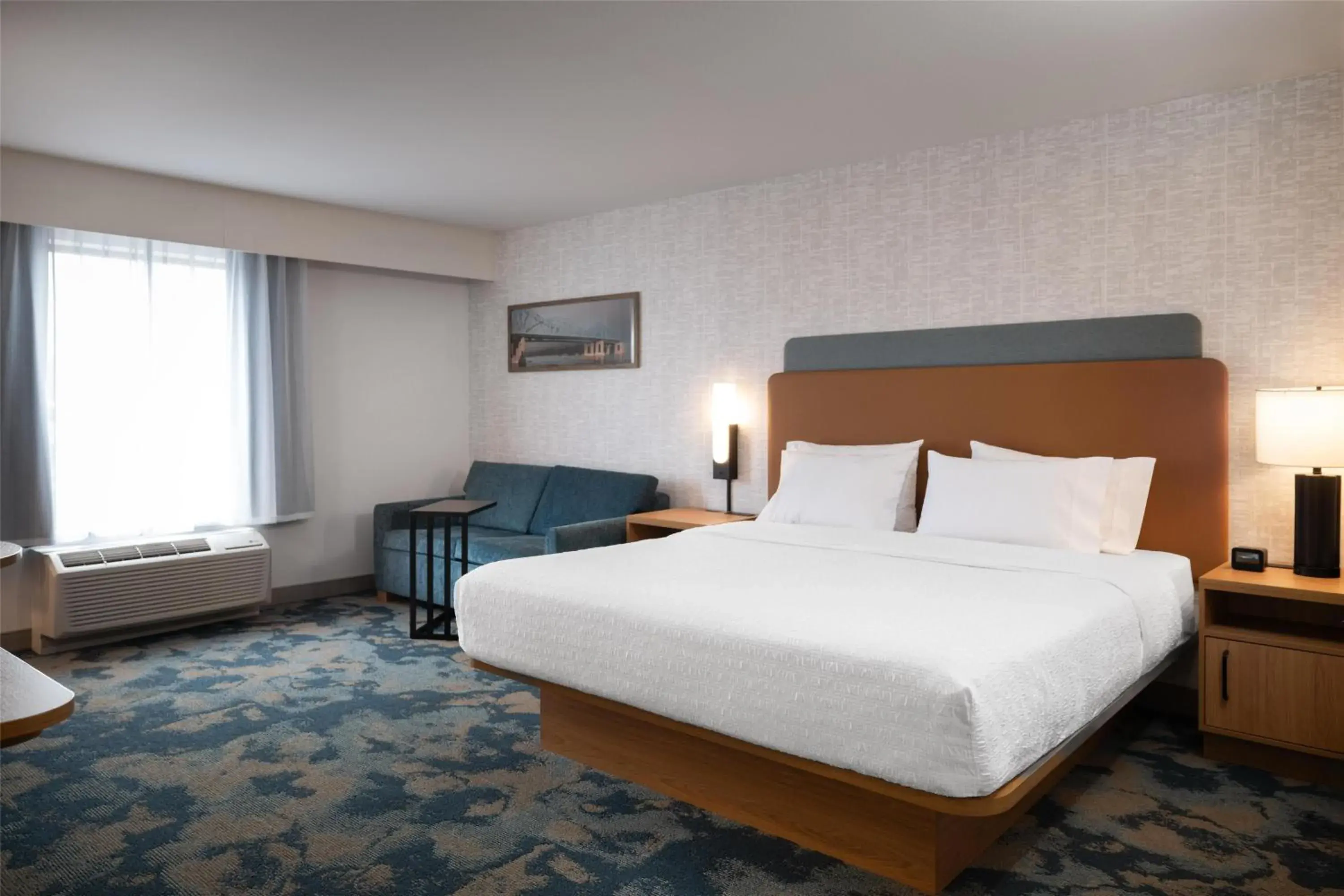 Bed in Hampton Inn and Suites La Crosse Downtown Bed in Hampton Inn and Suites La Crosse Downtown