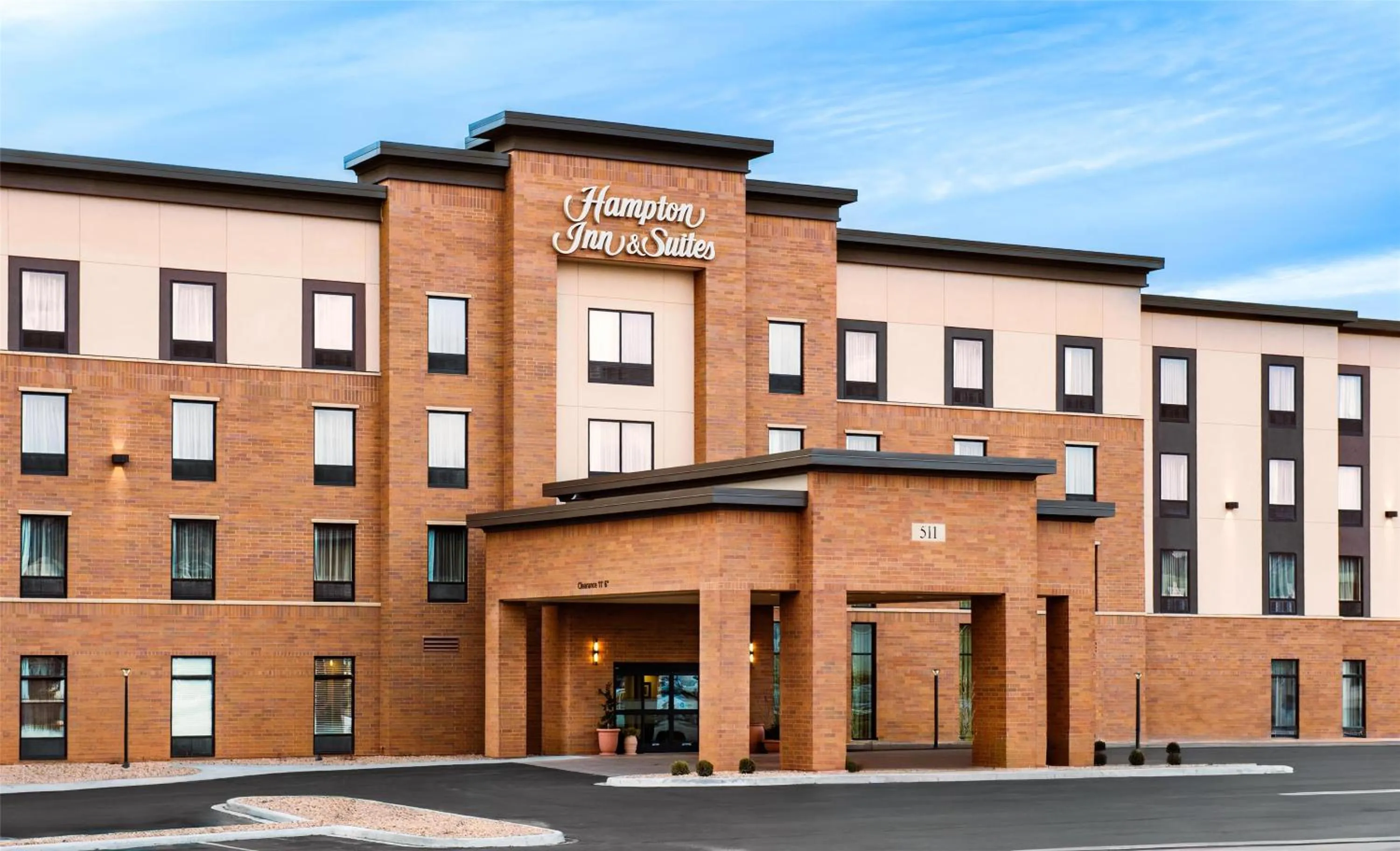 Property building in Hampton Inn and Suites La Crosse Downtown