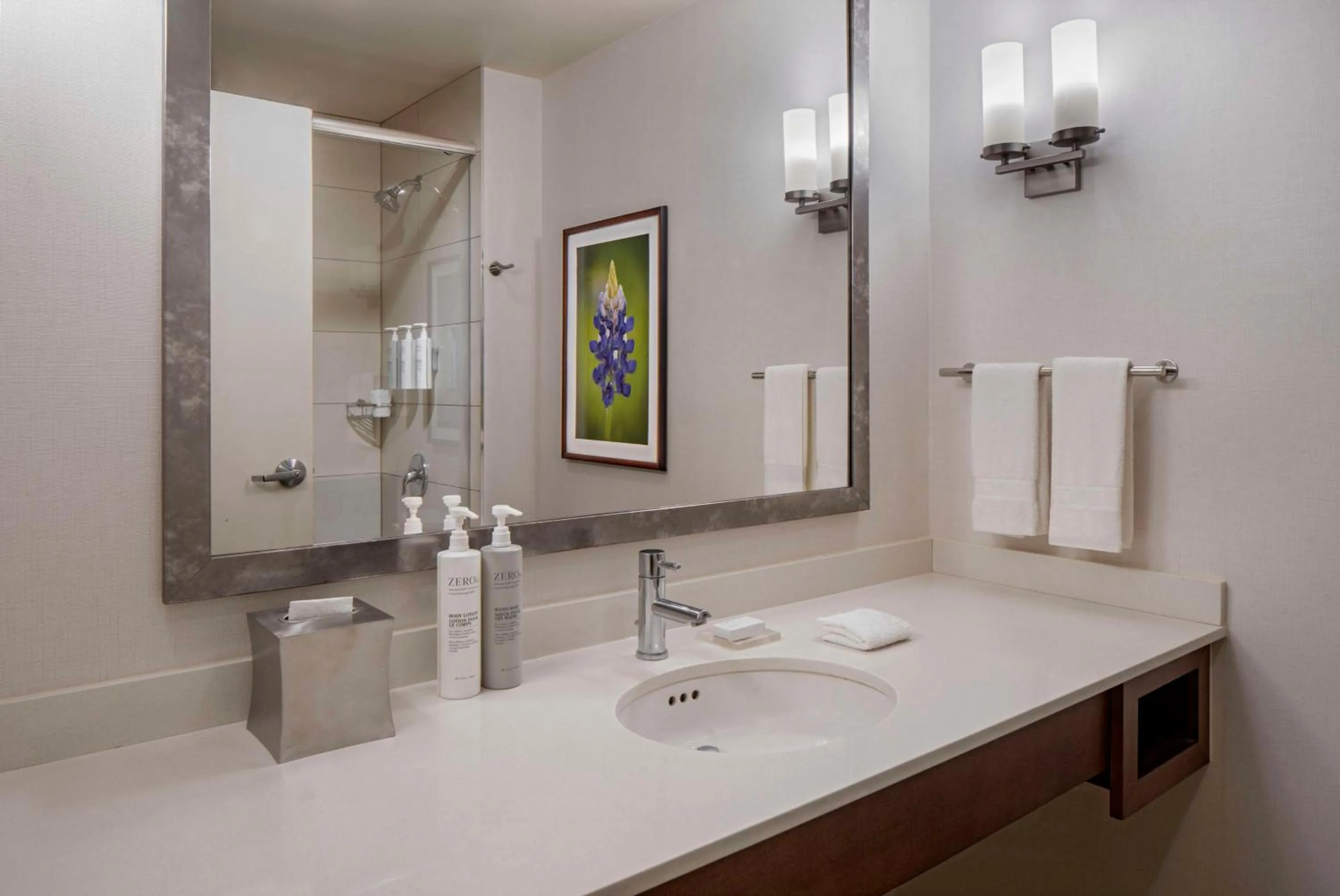 Photo of the whole room in Hilton Garden Inn Downtown Dallas