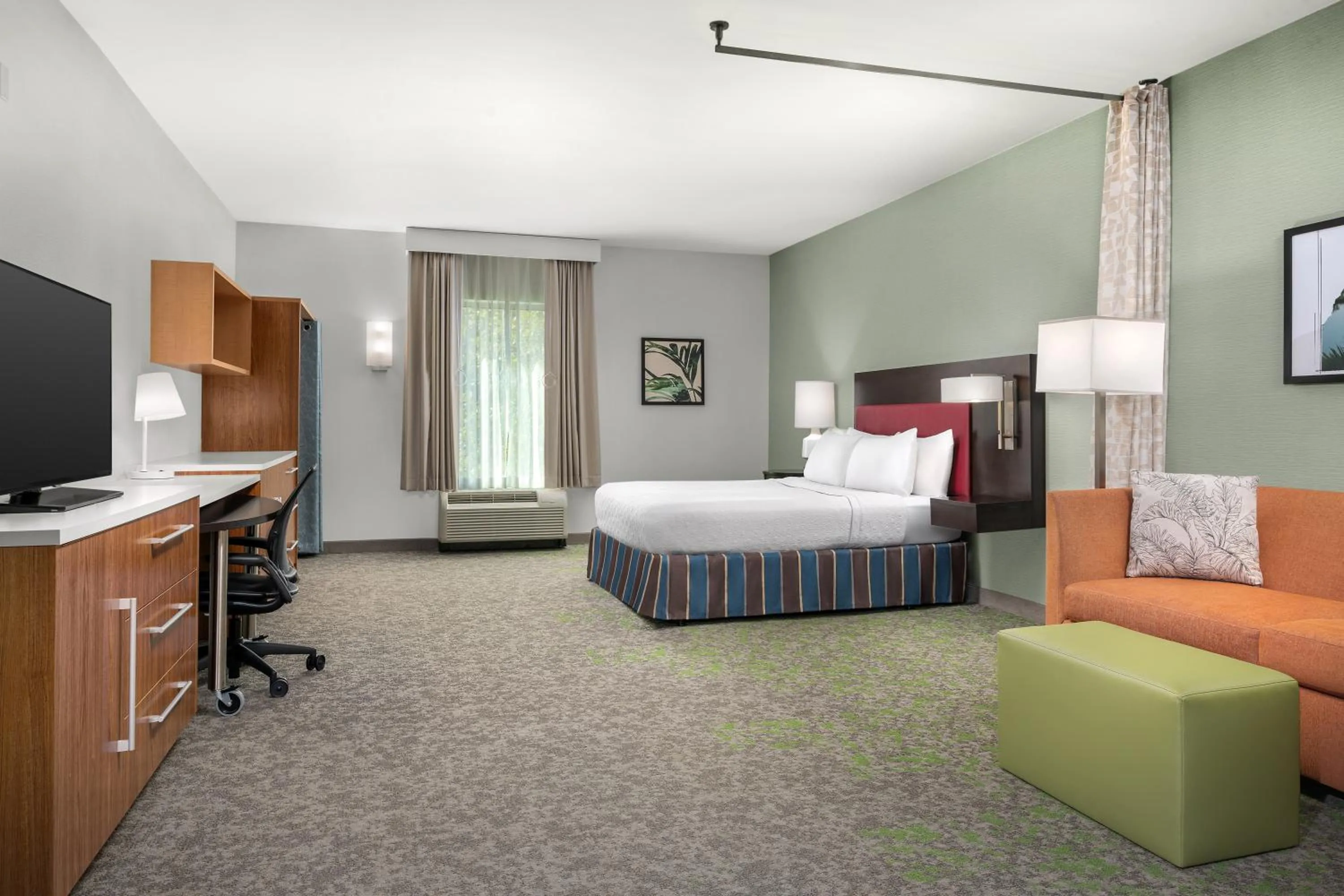 Photo of the whole room, Bed in Home2 Suites by Hilton Tallahassee State Capitol