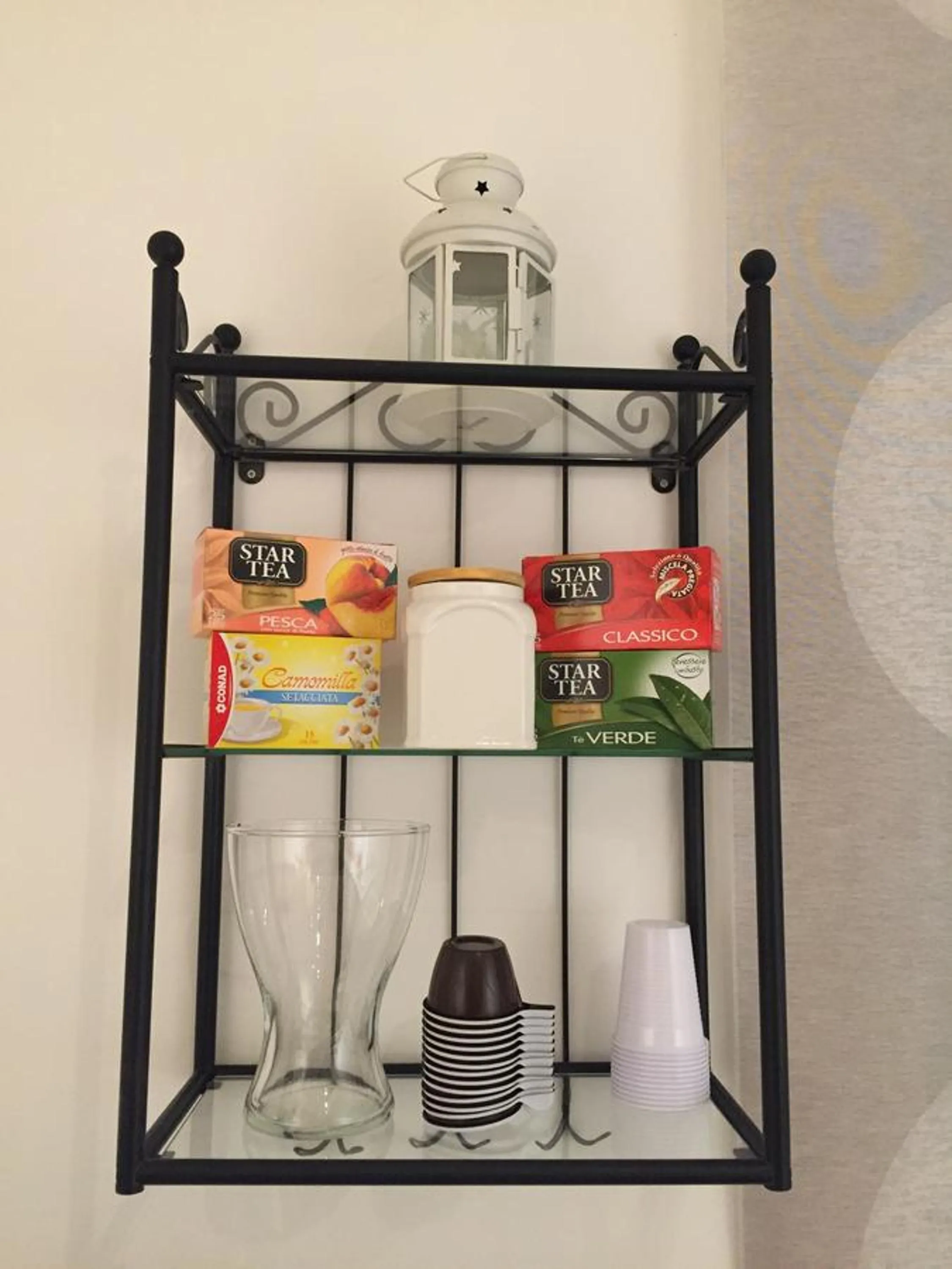 Coffee/tea facilities in B&B Isolatiberina