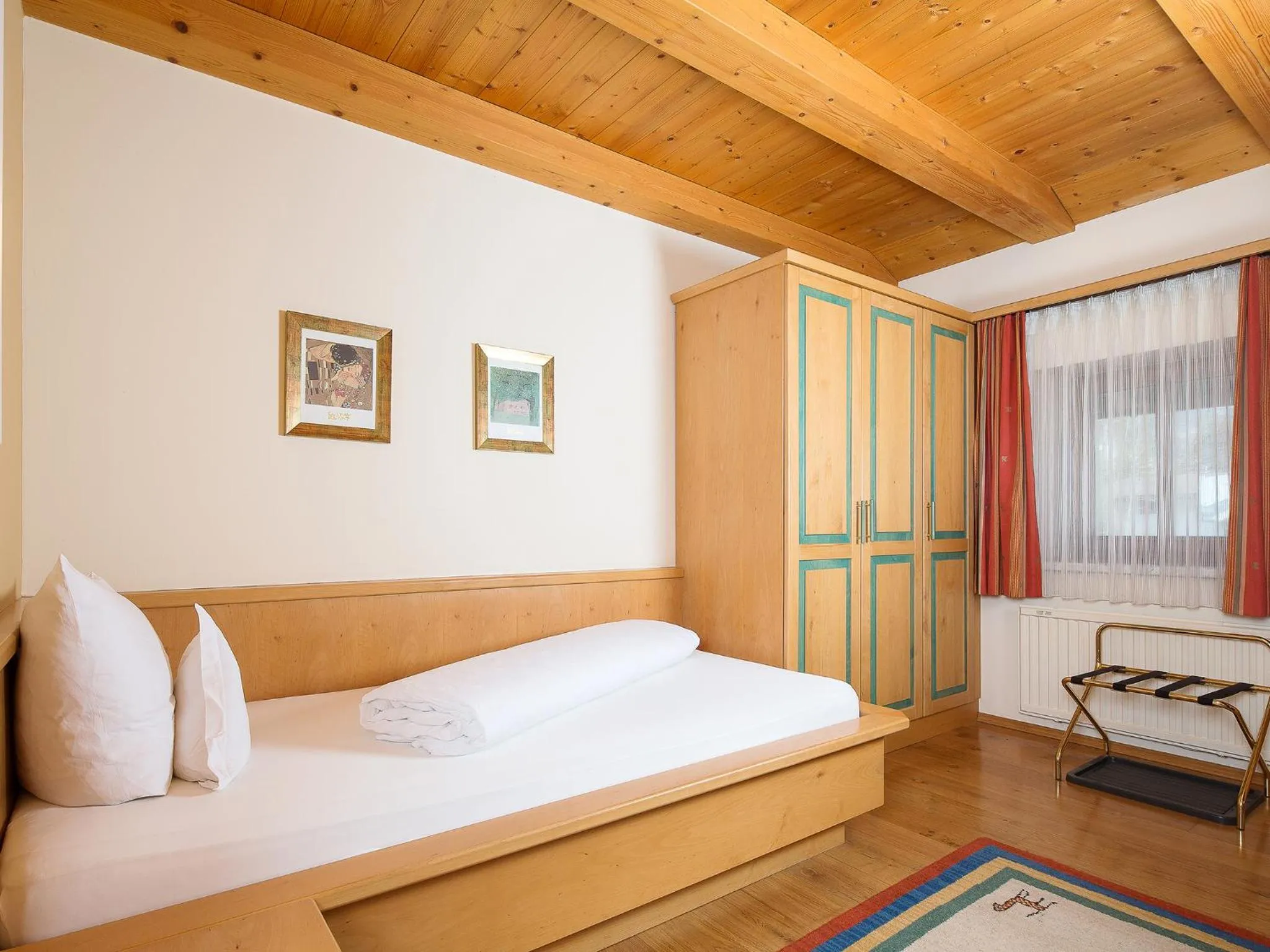 Day, Bed in Gasthof Schopper