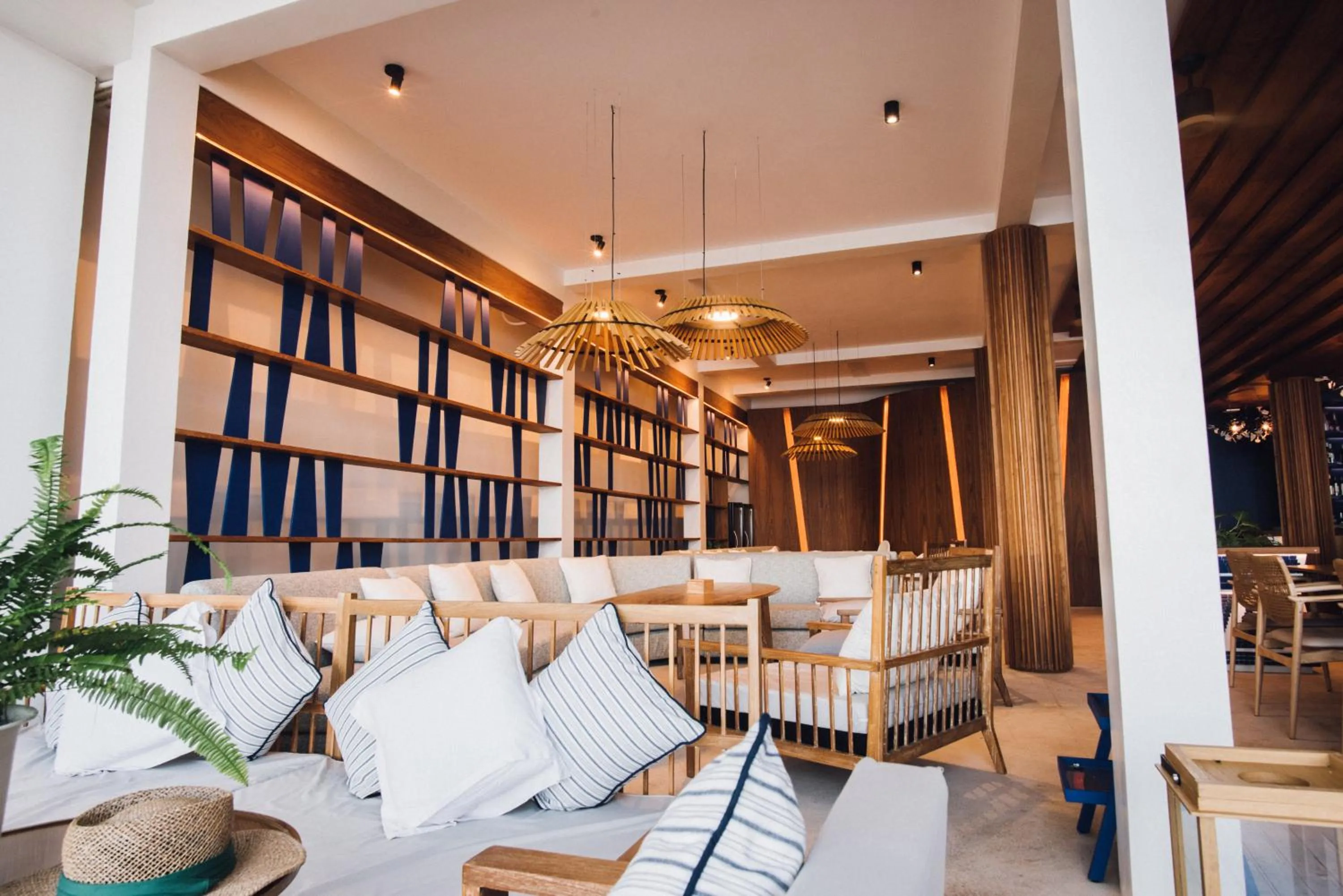 Restaurant/places to eat in Sichon Cabana Beach Resort