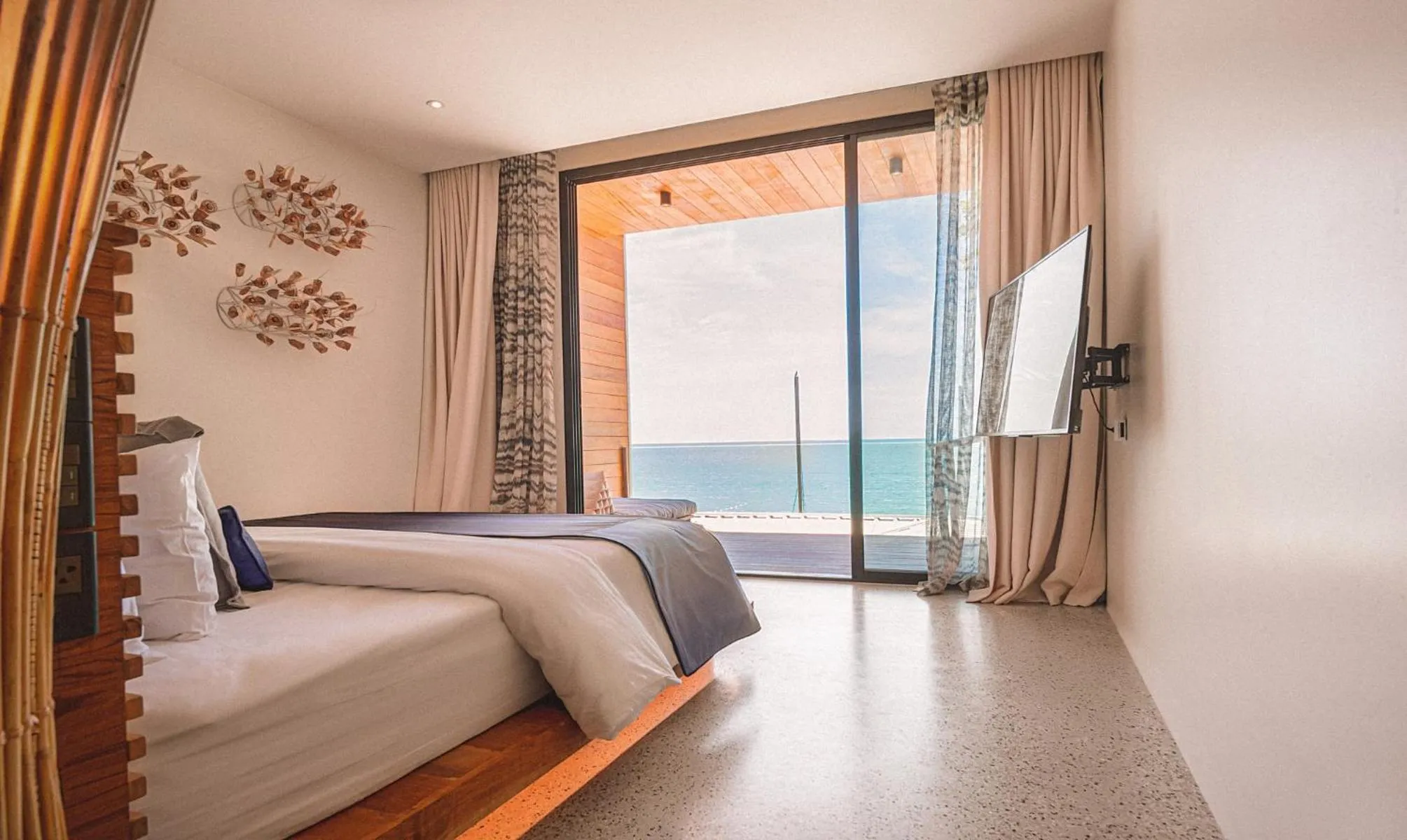 Bed in Sichon Cabana Beach Resort