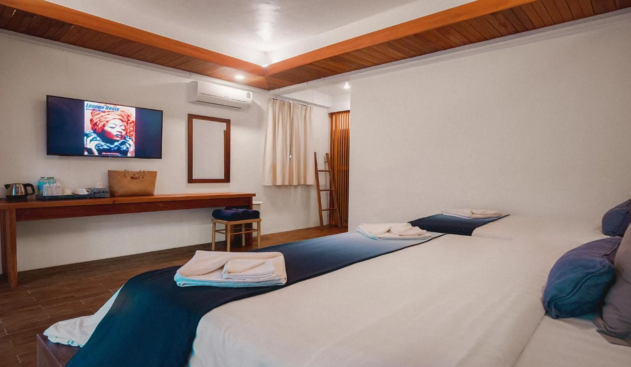 Bed in Sichon Cabana Beach Resort