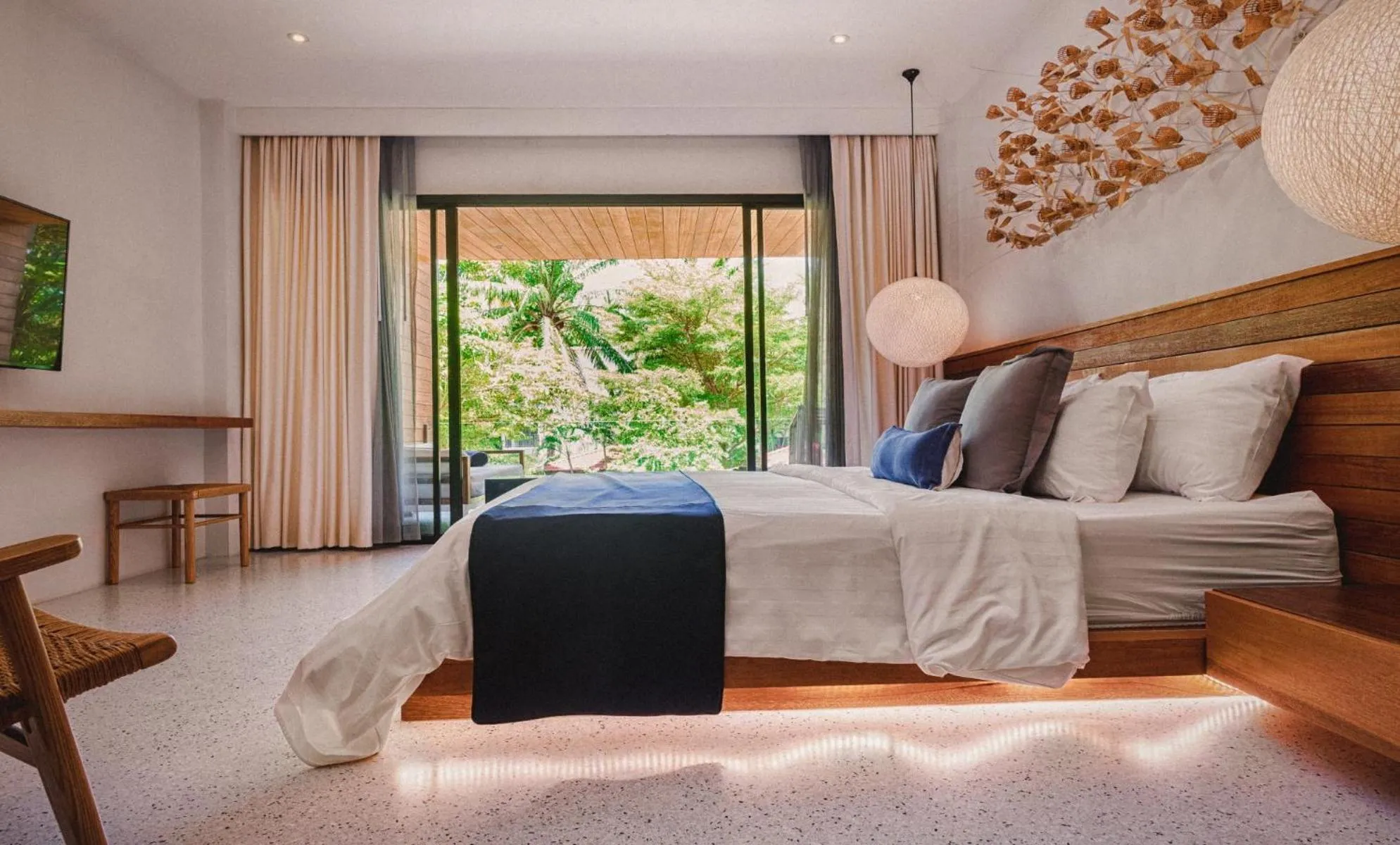 Bed in Sichon Cabana Beach Resort