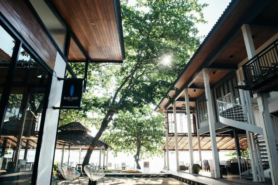 Restaurant/places to eat in Sichon Cabana Beach Resort