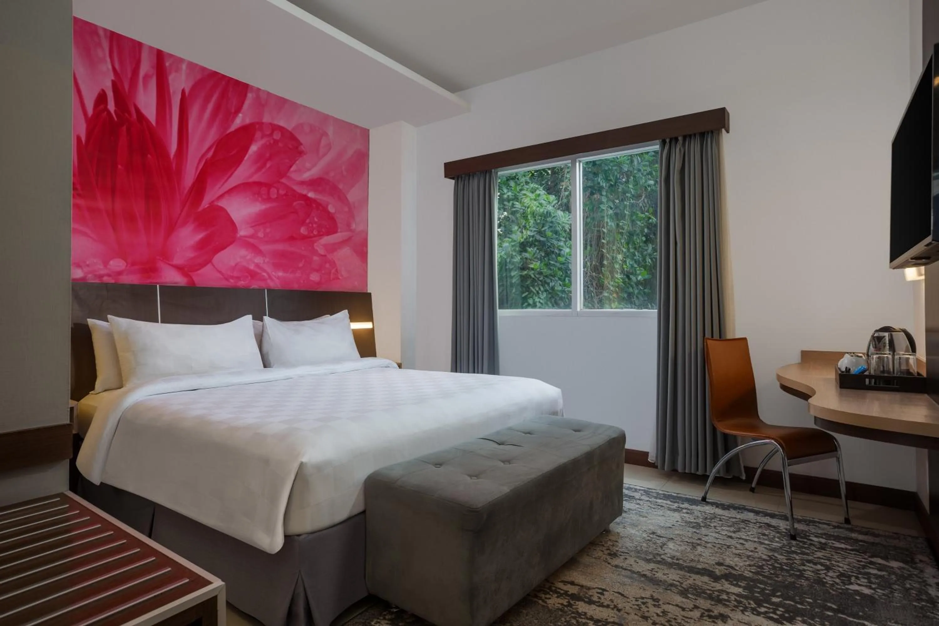 Junior Suite in Avery Hotel Yogyakarta Kusumanegara