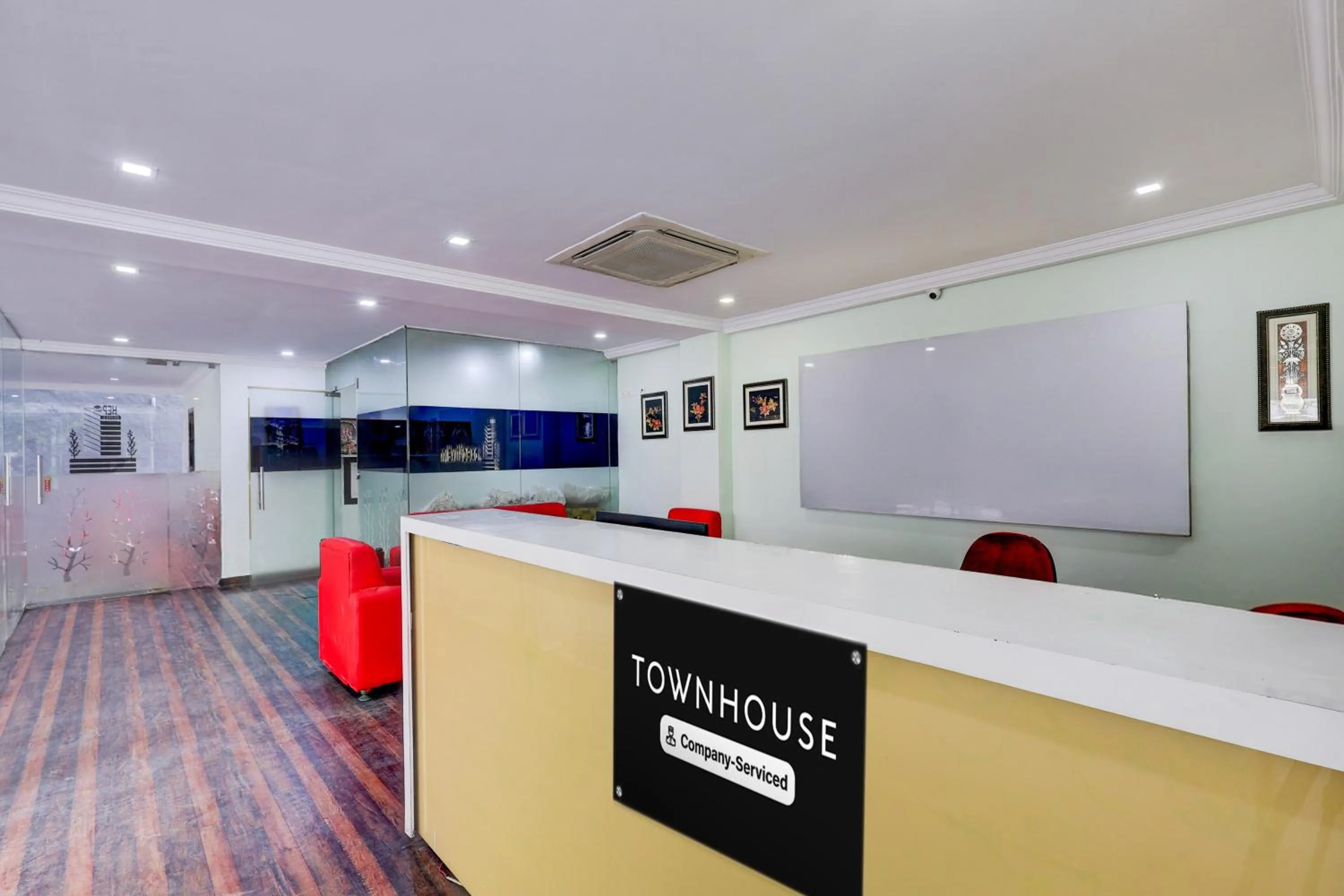 Lobby or reception in Townhouse Benz Circle MG Road