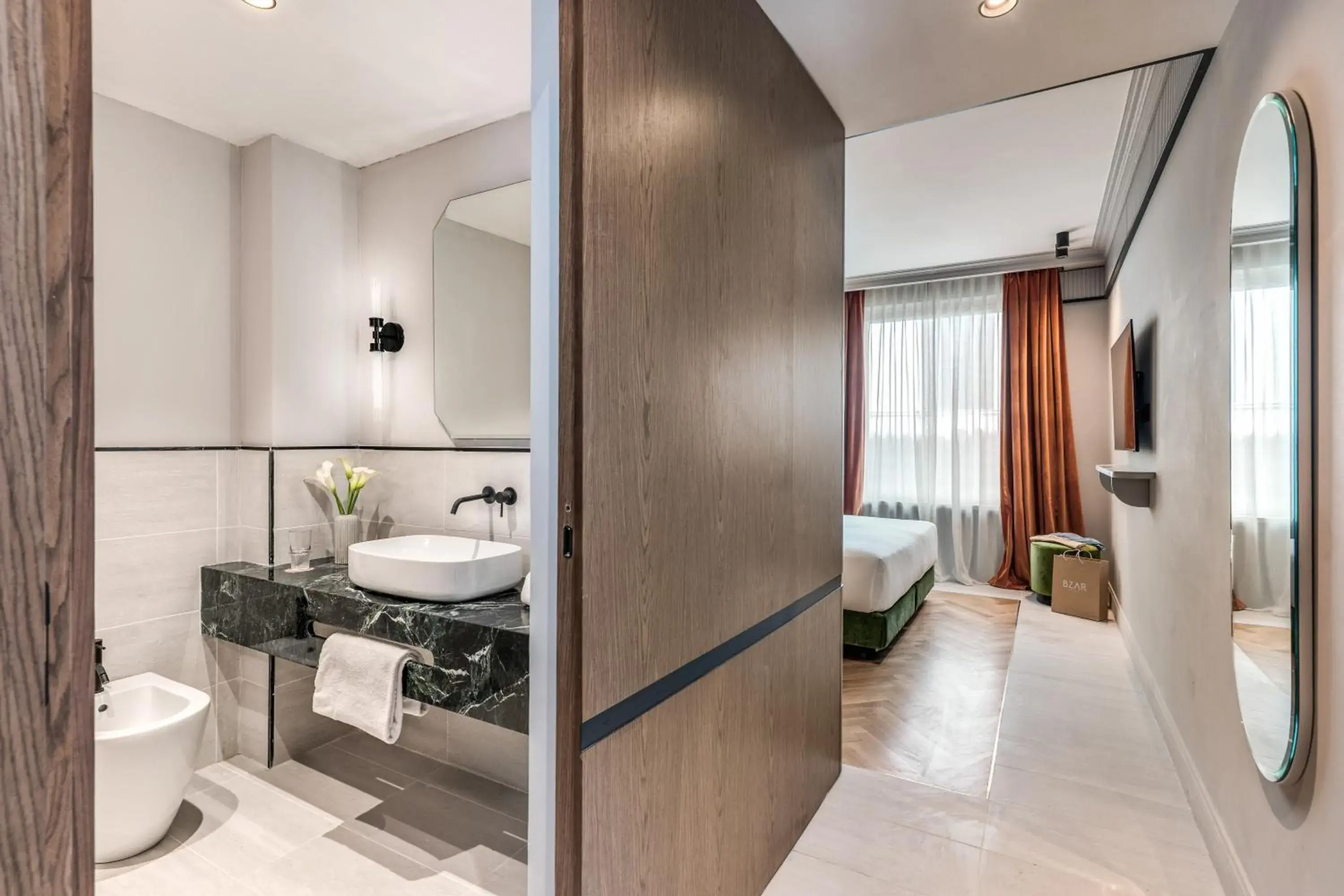 Deluxe Double or Twin Room with City View in Hotel Santa Maria Maggiore Deluxe Double or Twin Room with City View in Hotel Santa Maria Maggiore