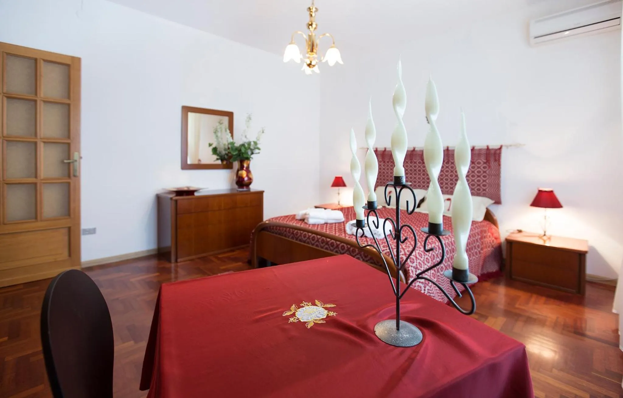Photo of the whole room, Bed in Sa Mariposa