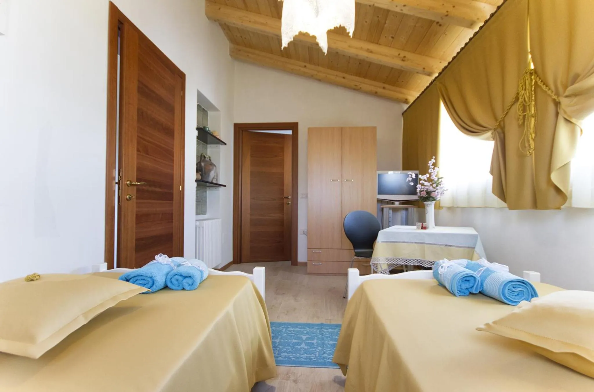 Photo of the whole room, Bed in Sa Mariposa