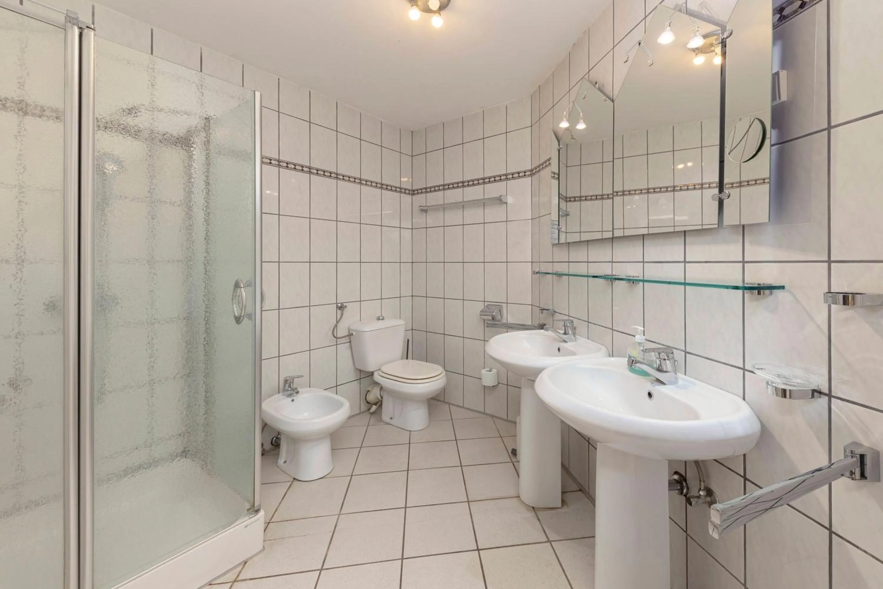 Shower in Hotel Burger Veniše