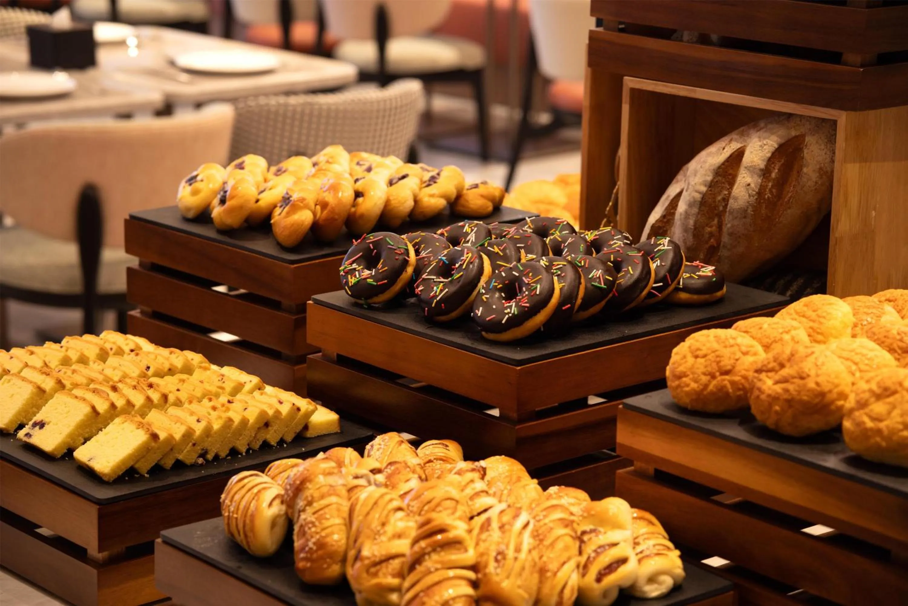 Dining area in Hilton Garden Inn Xishuangbanna Gasa Airport
