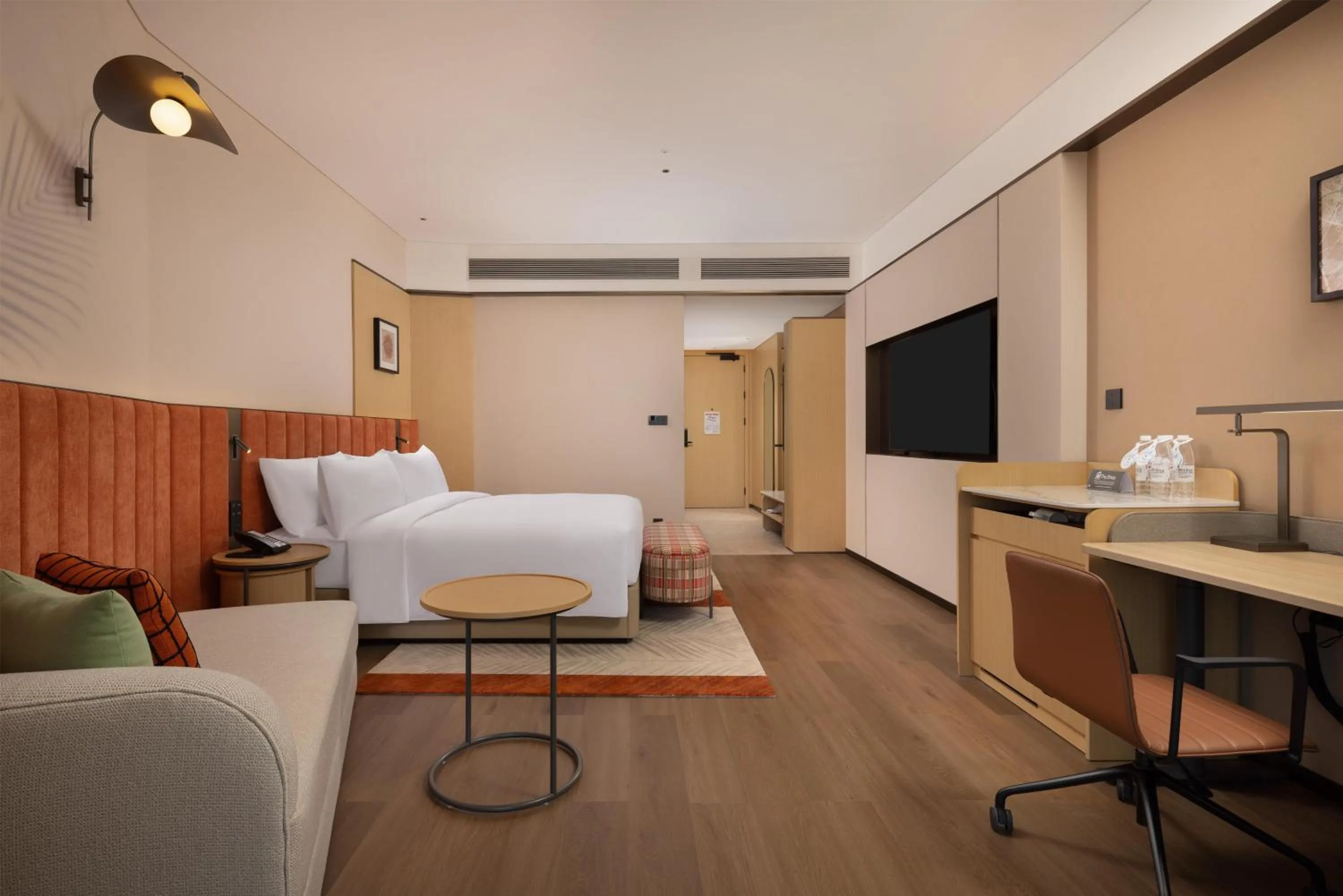 Bed in Hilton Garden Inn Xishuangbanna Gasa Airport