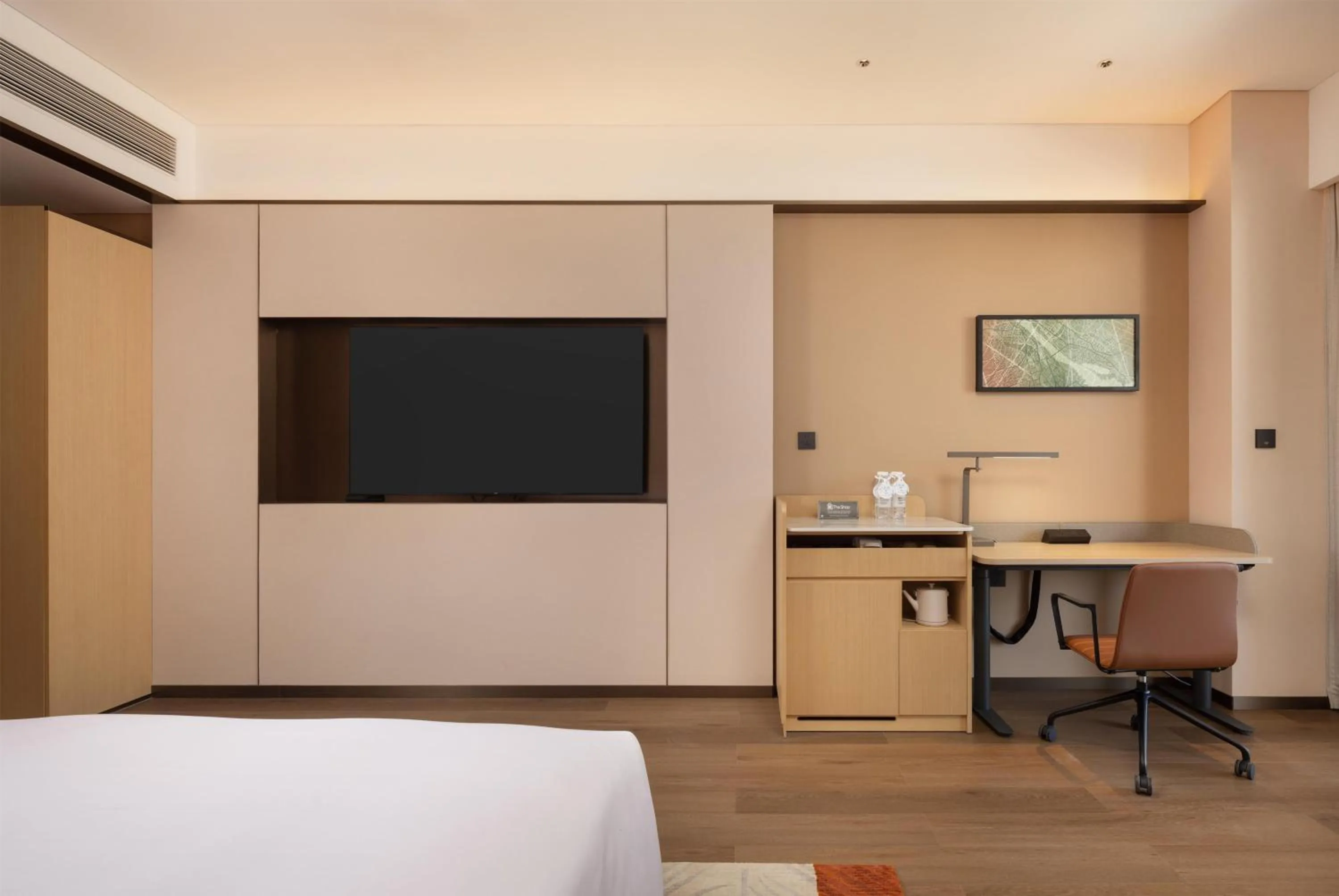 Bedroom, Bed in Hilton Garden Inn Xishuangbanna Gasa Airport