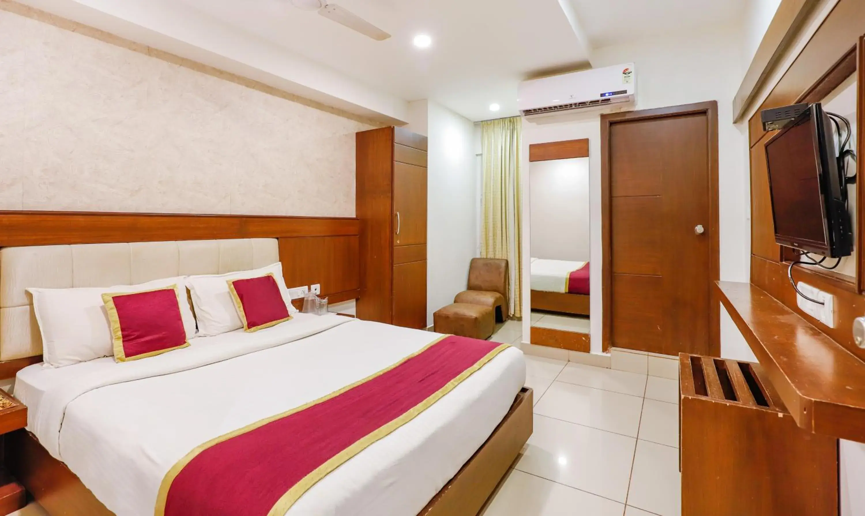 Bed in The Mount City Near US Consulate Bed in The Mount City Near US Consulate