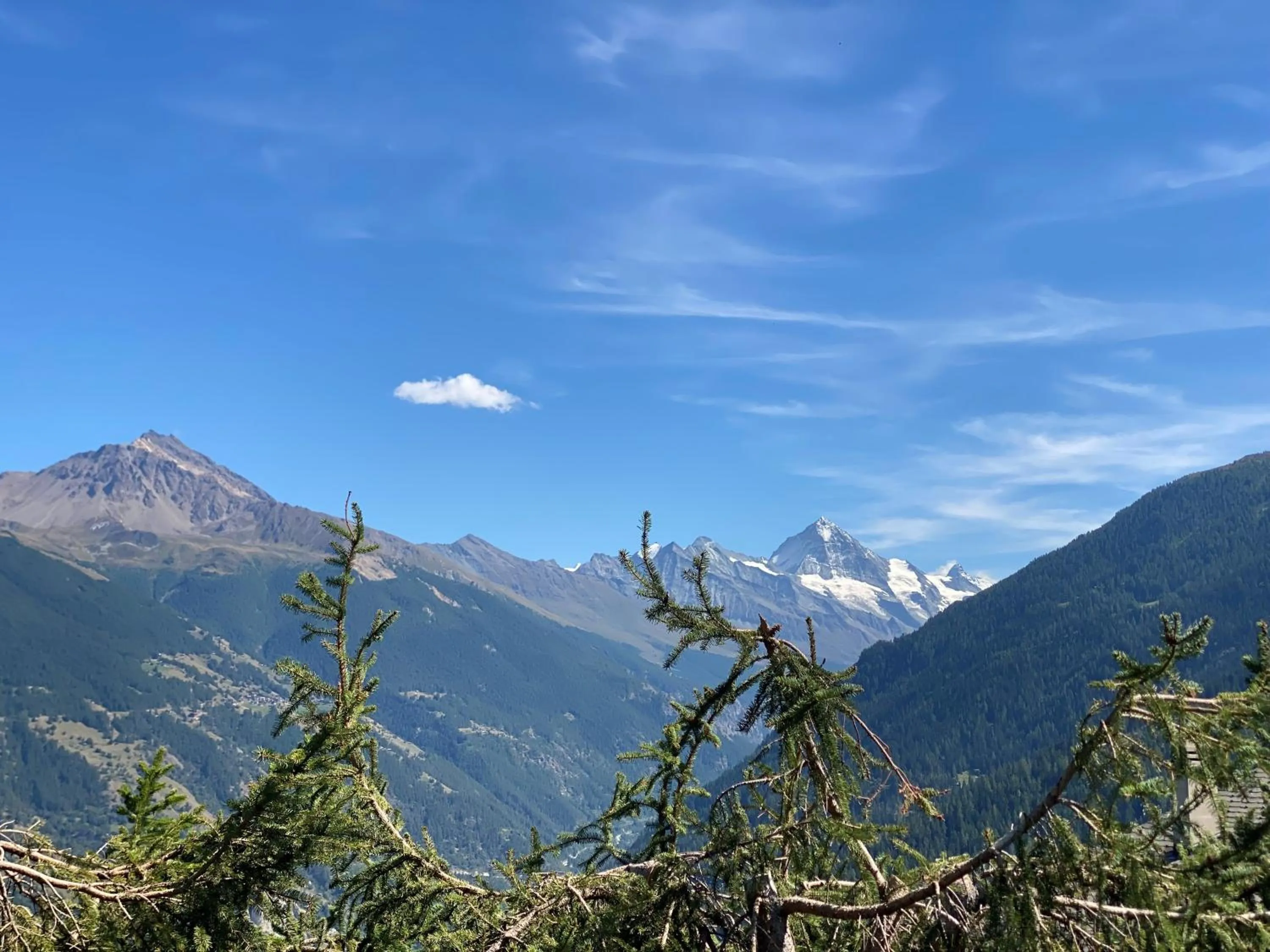 Mountain view in Dent Blanche Resort - TemptingPlaces Collection