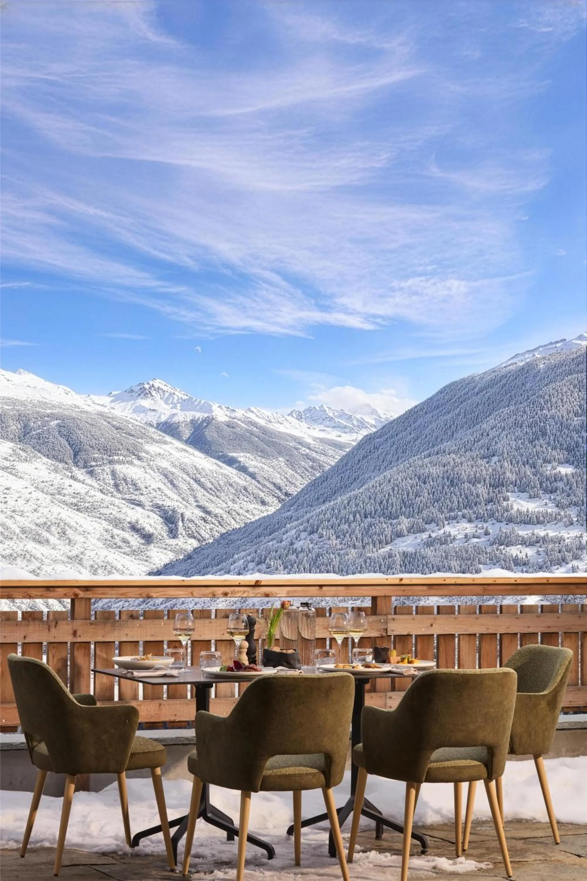 Restaurant/places to eat in Dent Blanche Resort - TemptingPlaces Collection