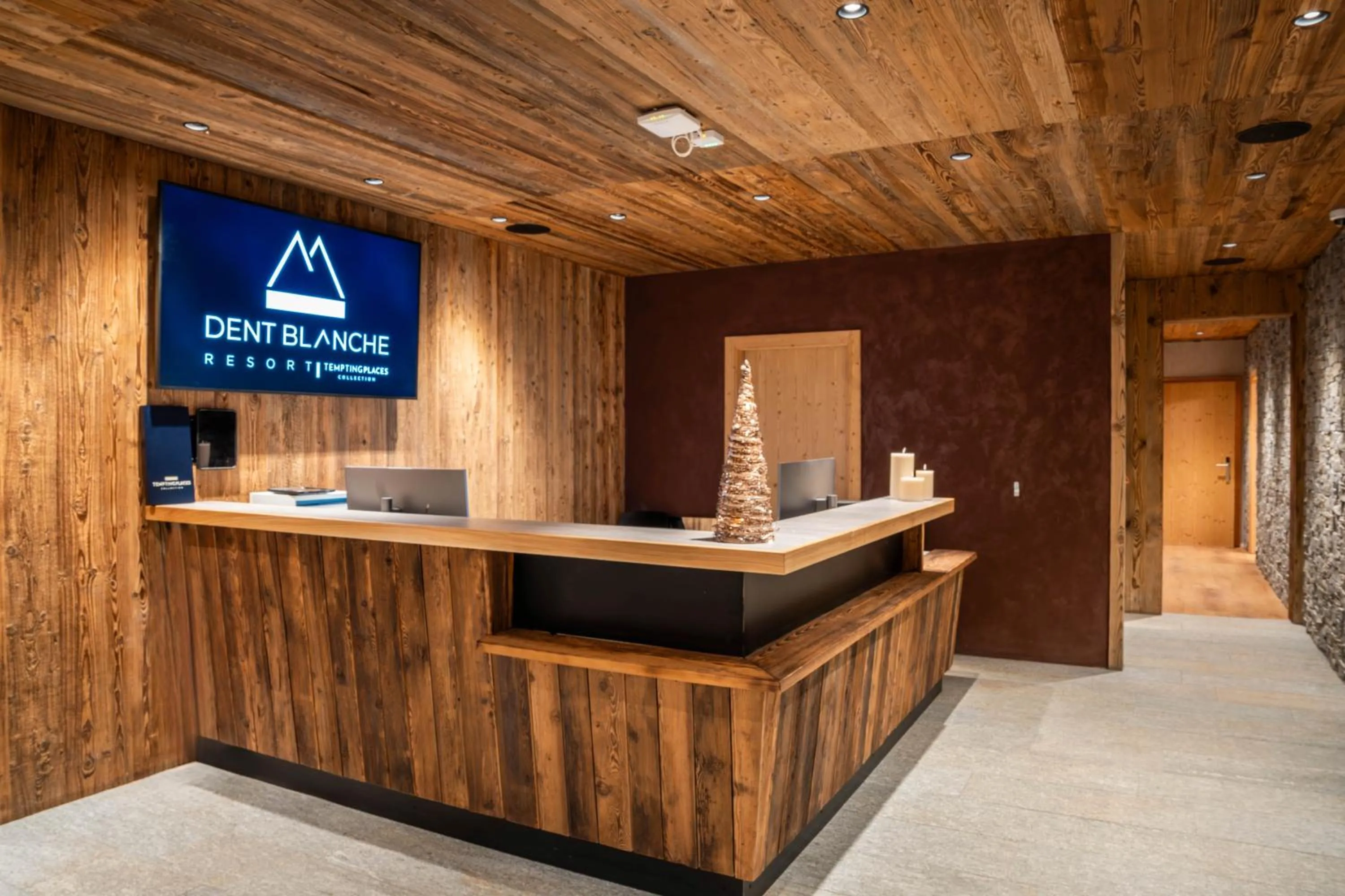 Lobby or reception in Dent Blanche Resort - TemptingPlaces Collection