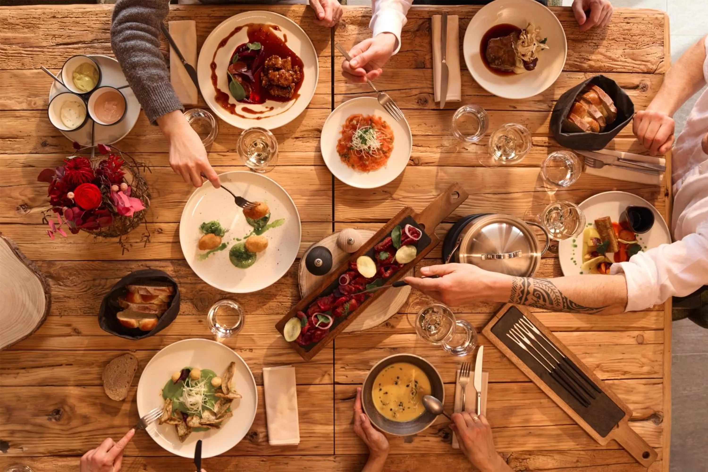 Food and drinks in Dent Blanche Resort - TemptingPlaces Collection