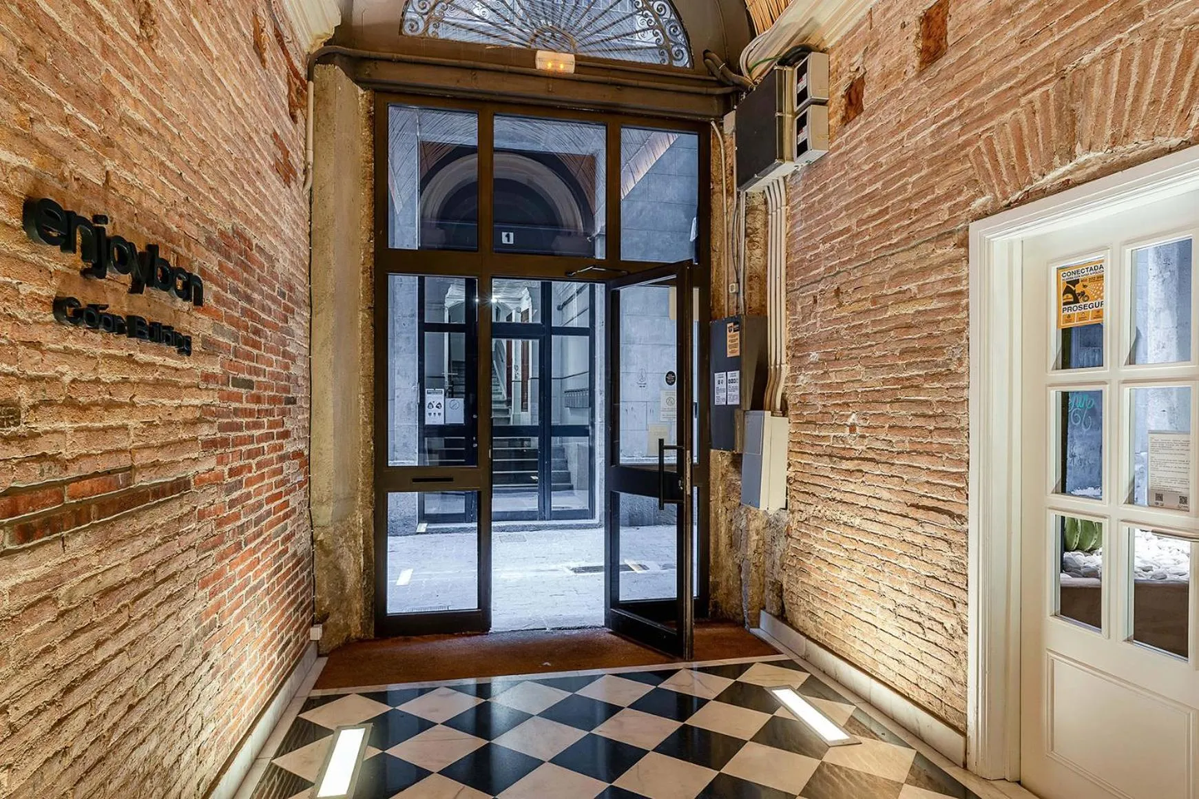 On site in Enjoybcn Colon Apartments