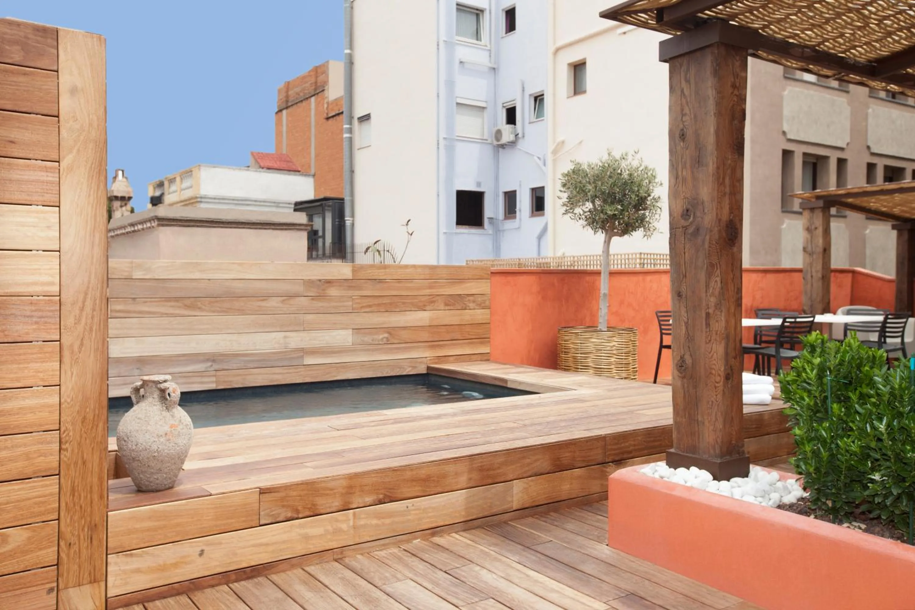 Swimming pool in Enjoybcn Colon Apartments