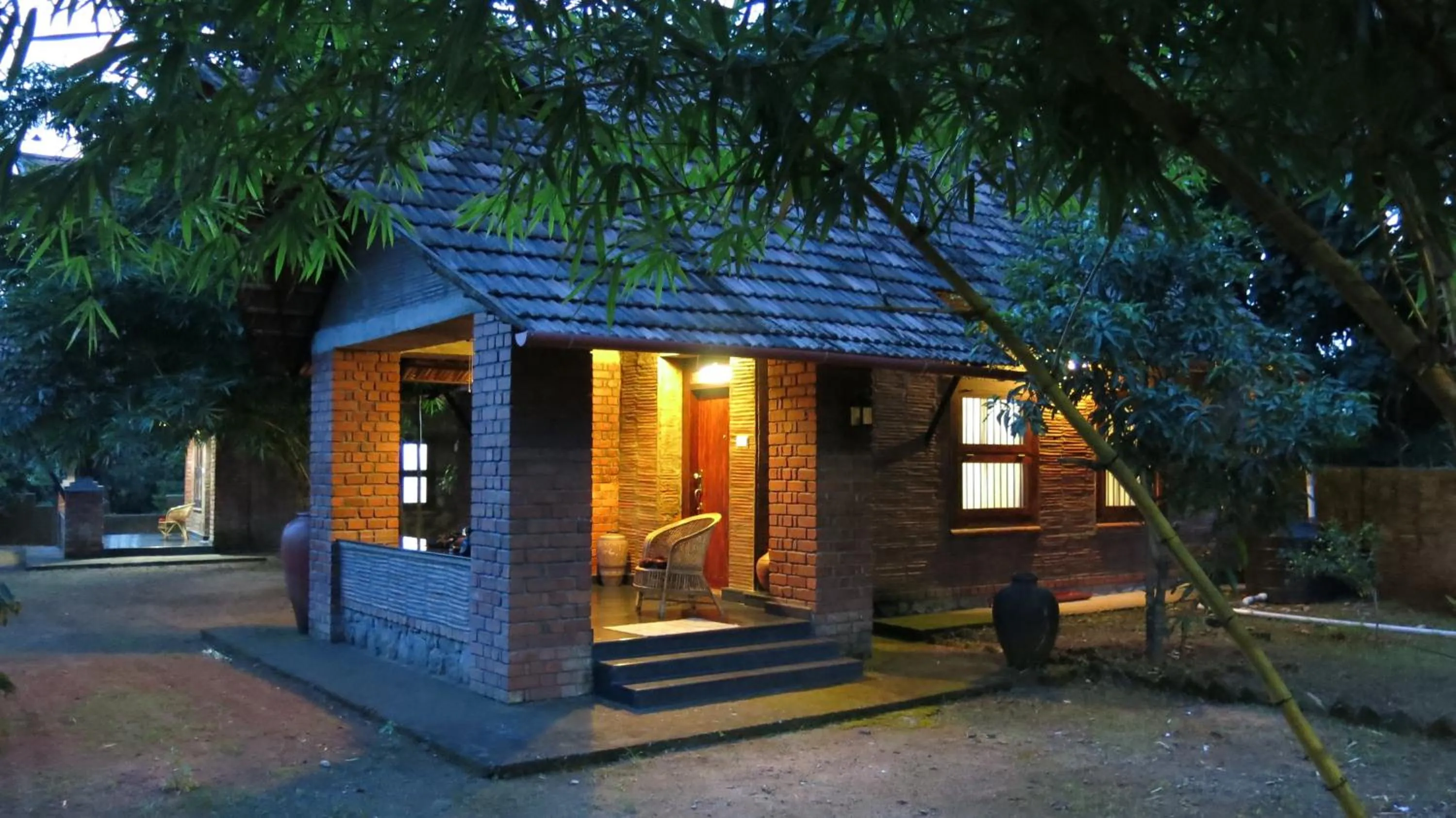 Clayfingers Art Cottage
