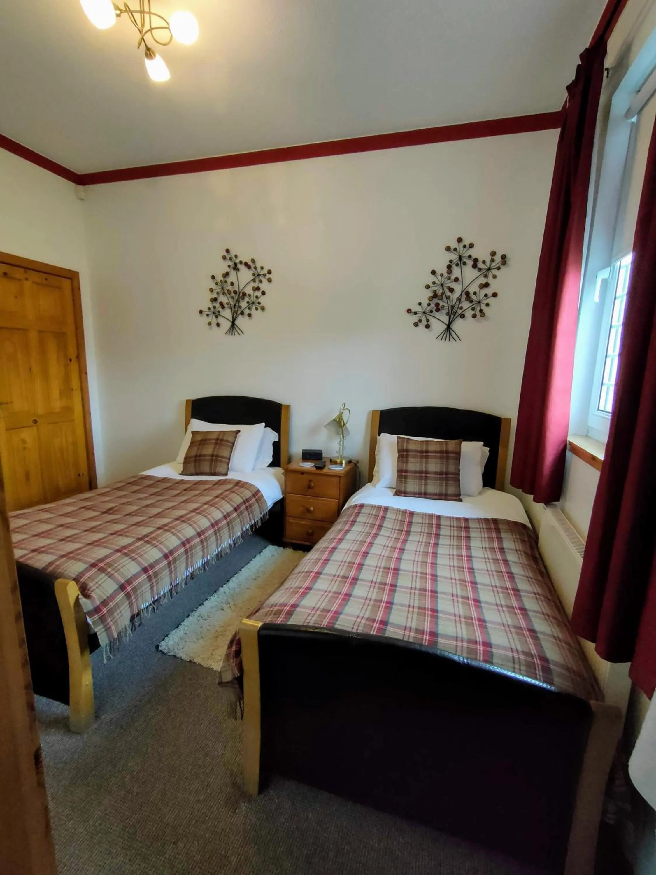 Bedroom, Bed in The Old Smiddy Cottage and Apartment