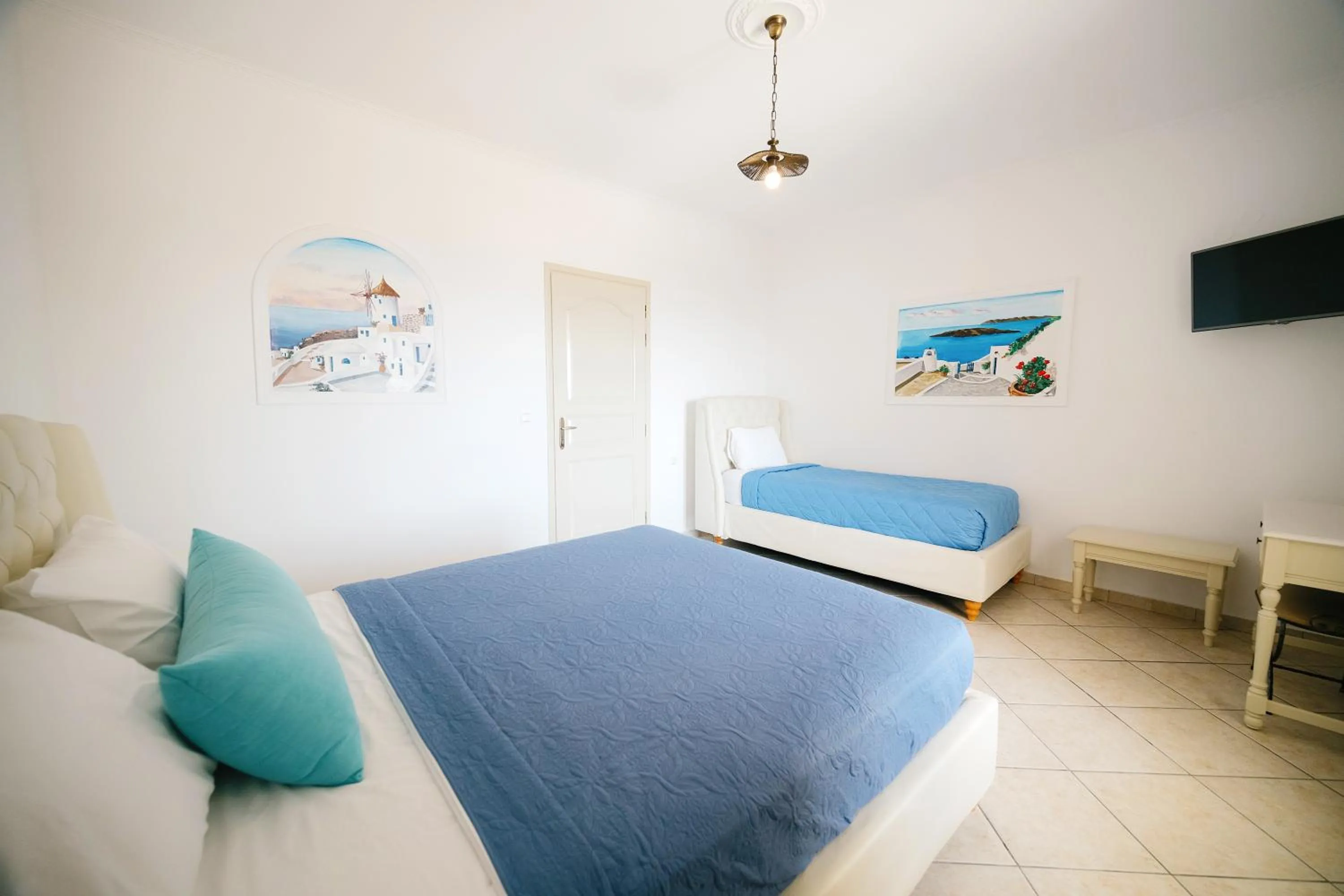 Bedroom, Bed in my life suites