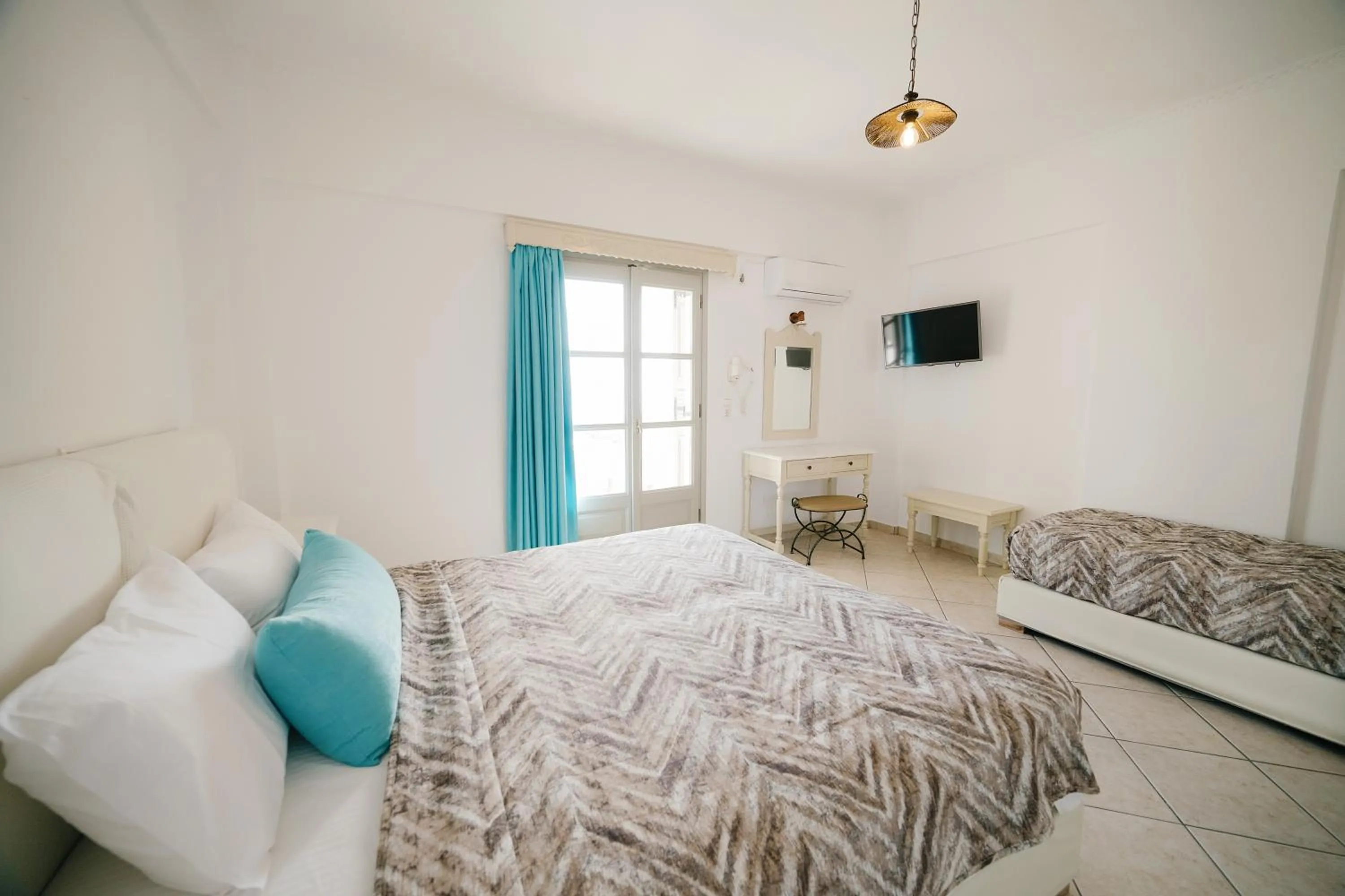 Bedroom, Bed in my life suites