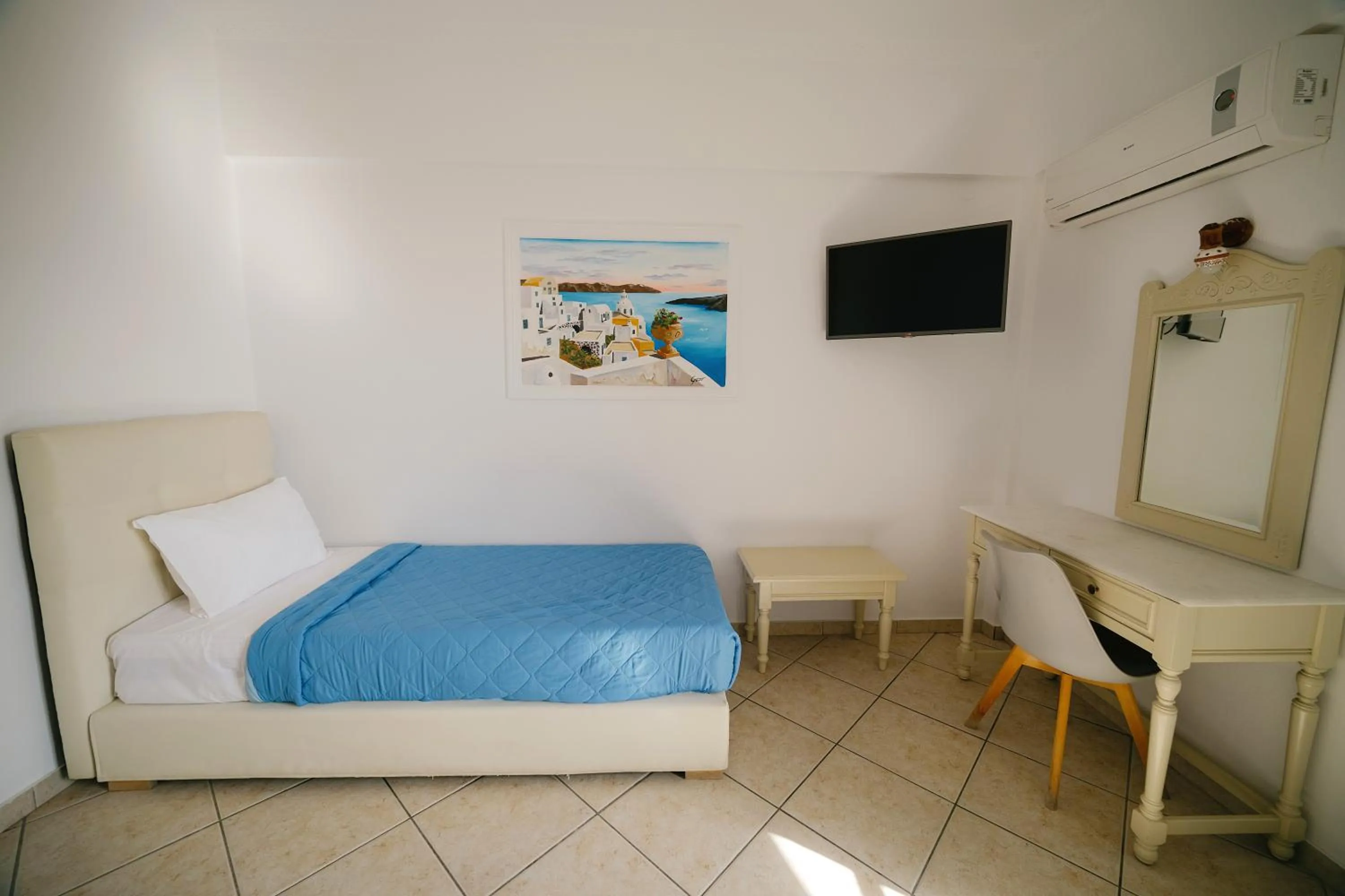 Bedroom, Bed in my life suites