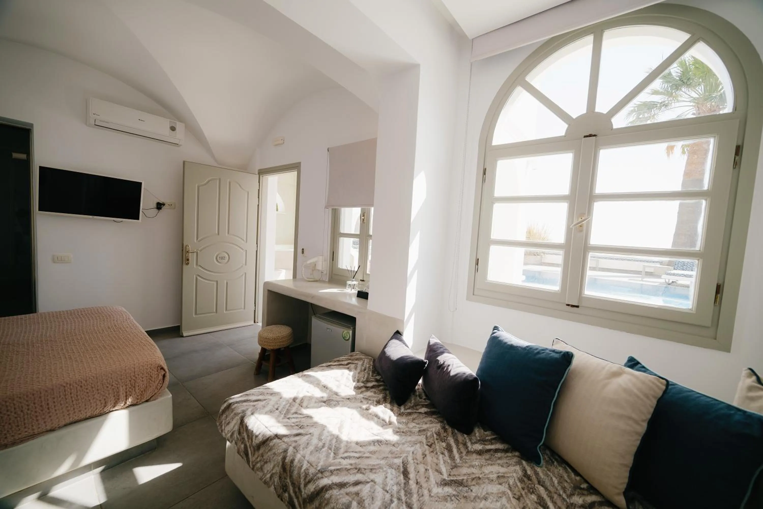 Bedroom, Bed in my life suites