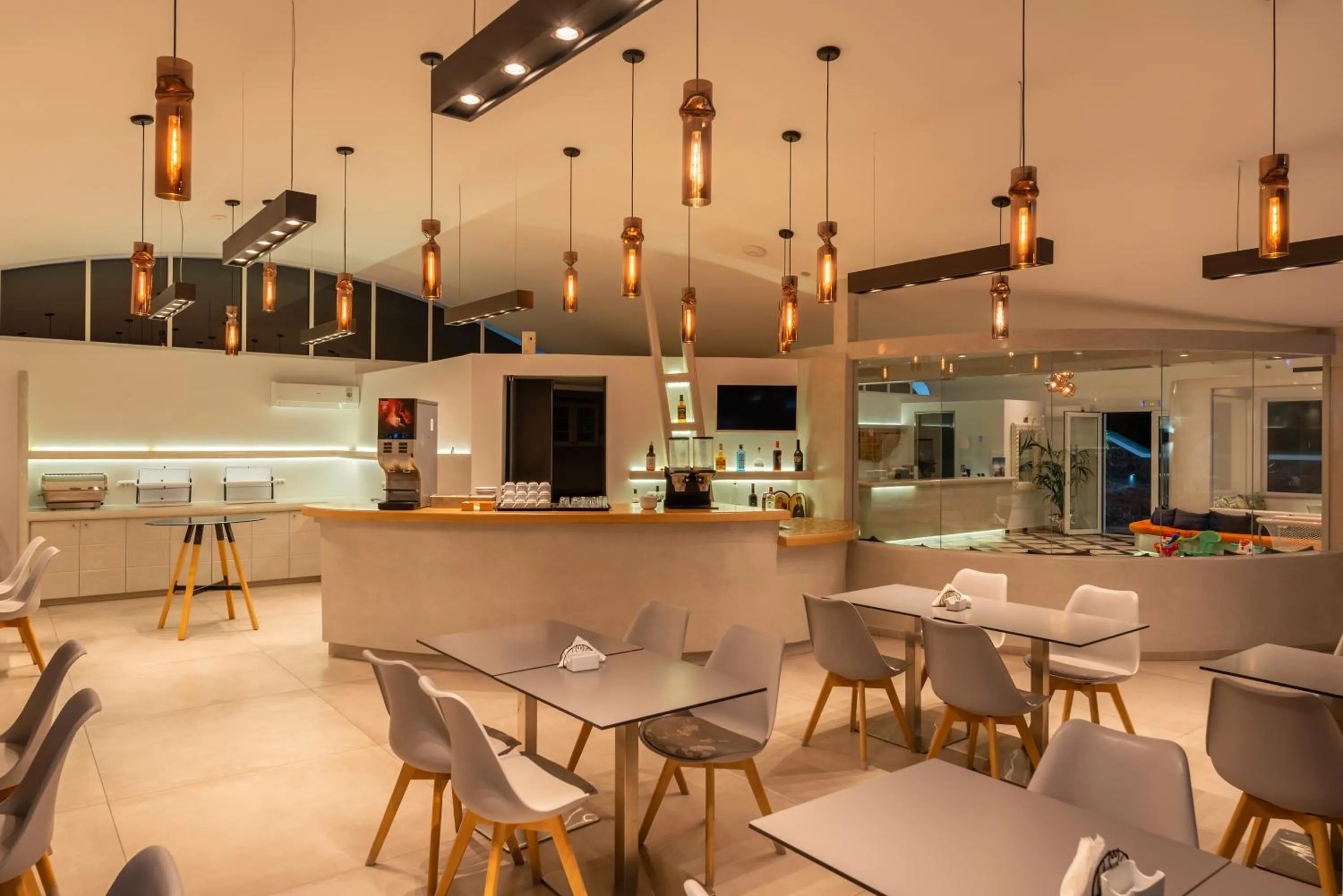 Restaurant/places to eat in my life suites