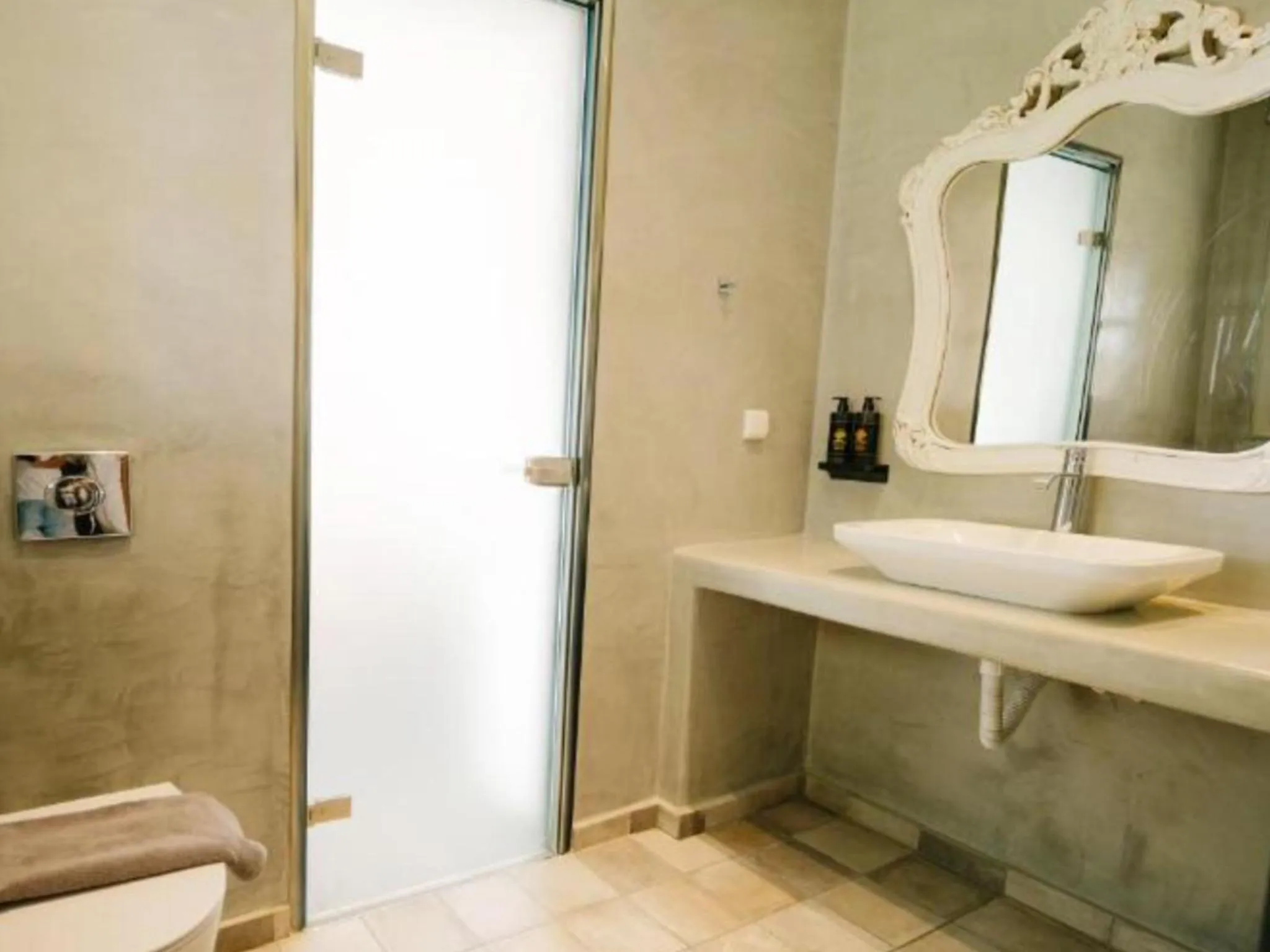 Shower in my life suites