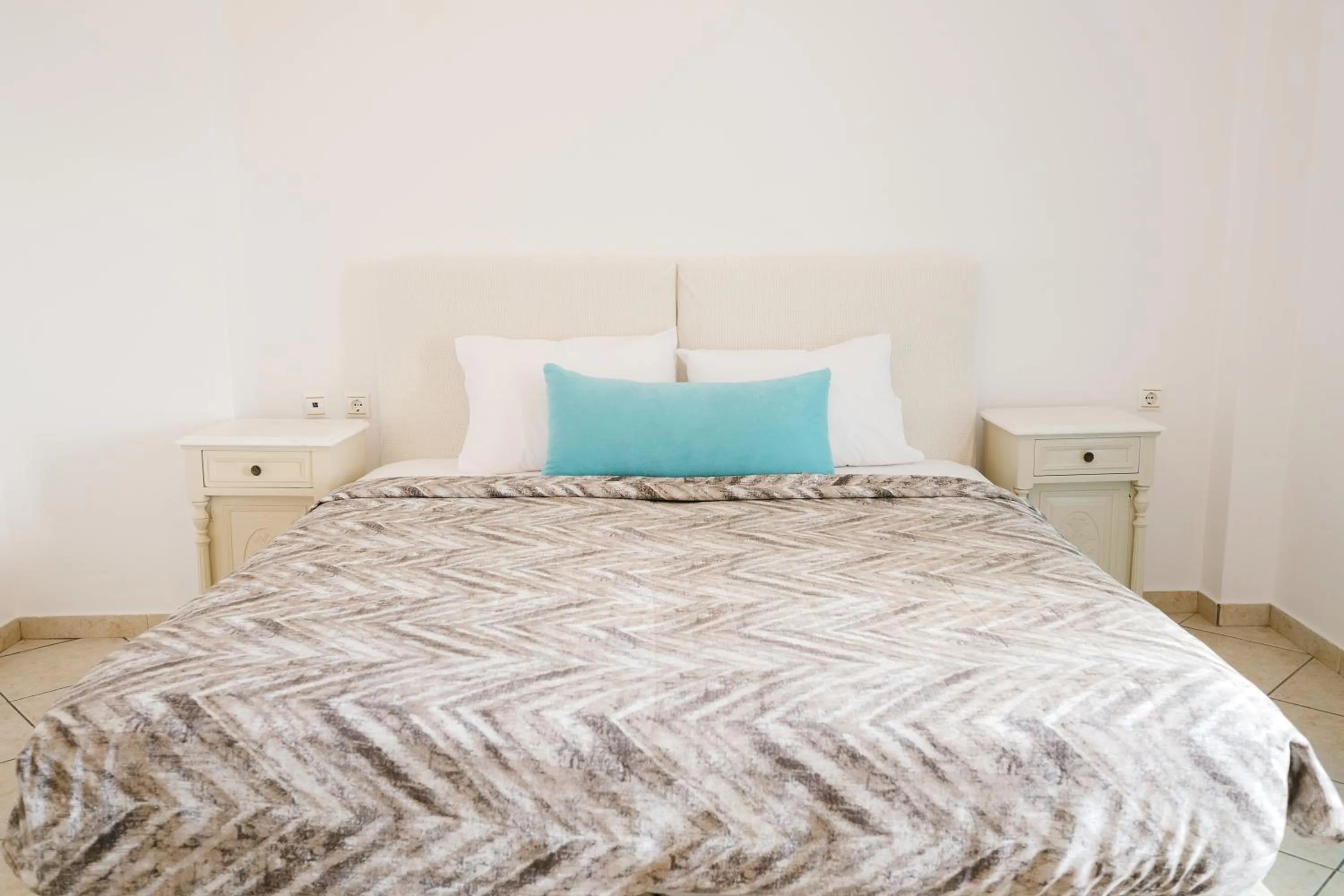 Bedroom, Bed in my life suites