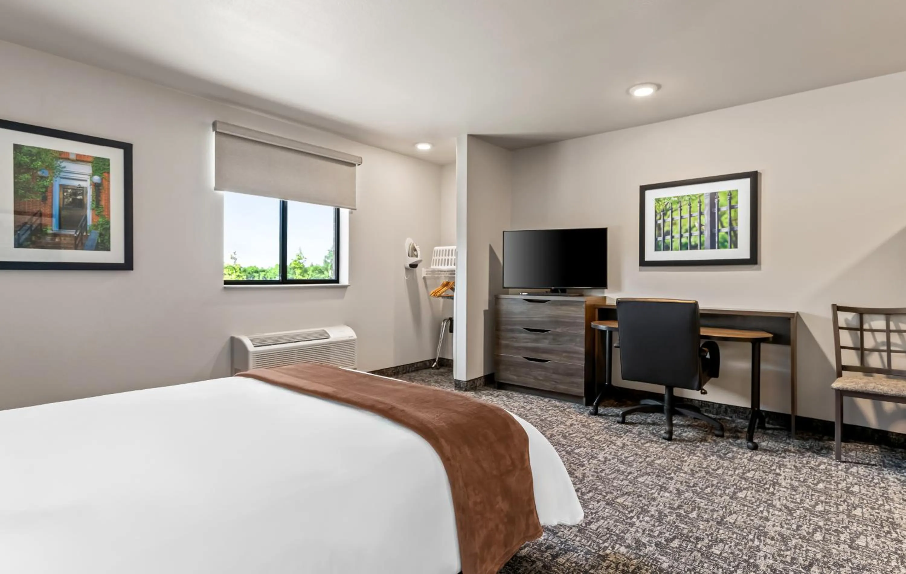 Bed in My Place Hotel-Phoenix East Mesa, AZ