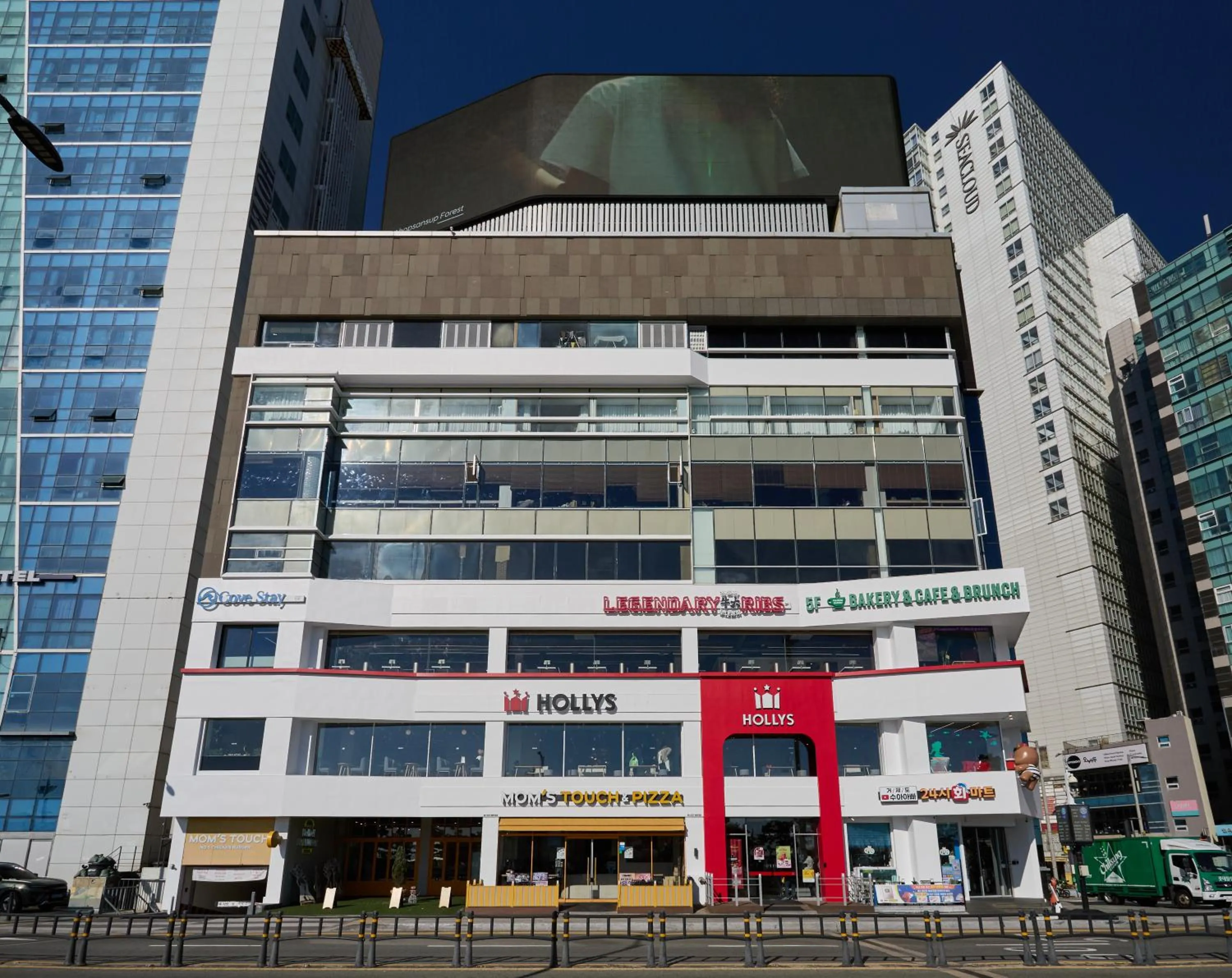 Property building in Cove Stay Haeundae