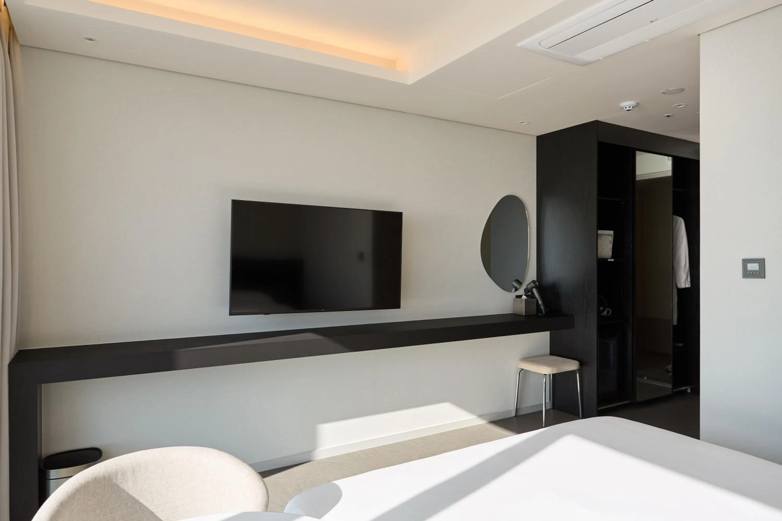 TV and multimedia, Bed in Cove Stay Haeundae