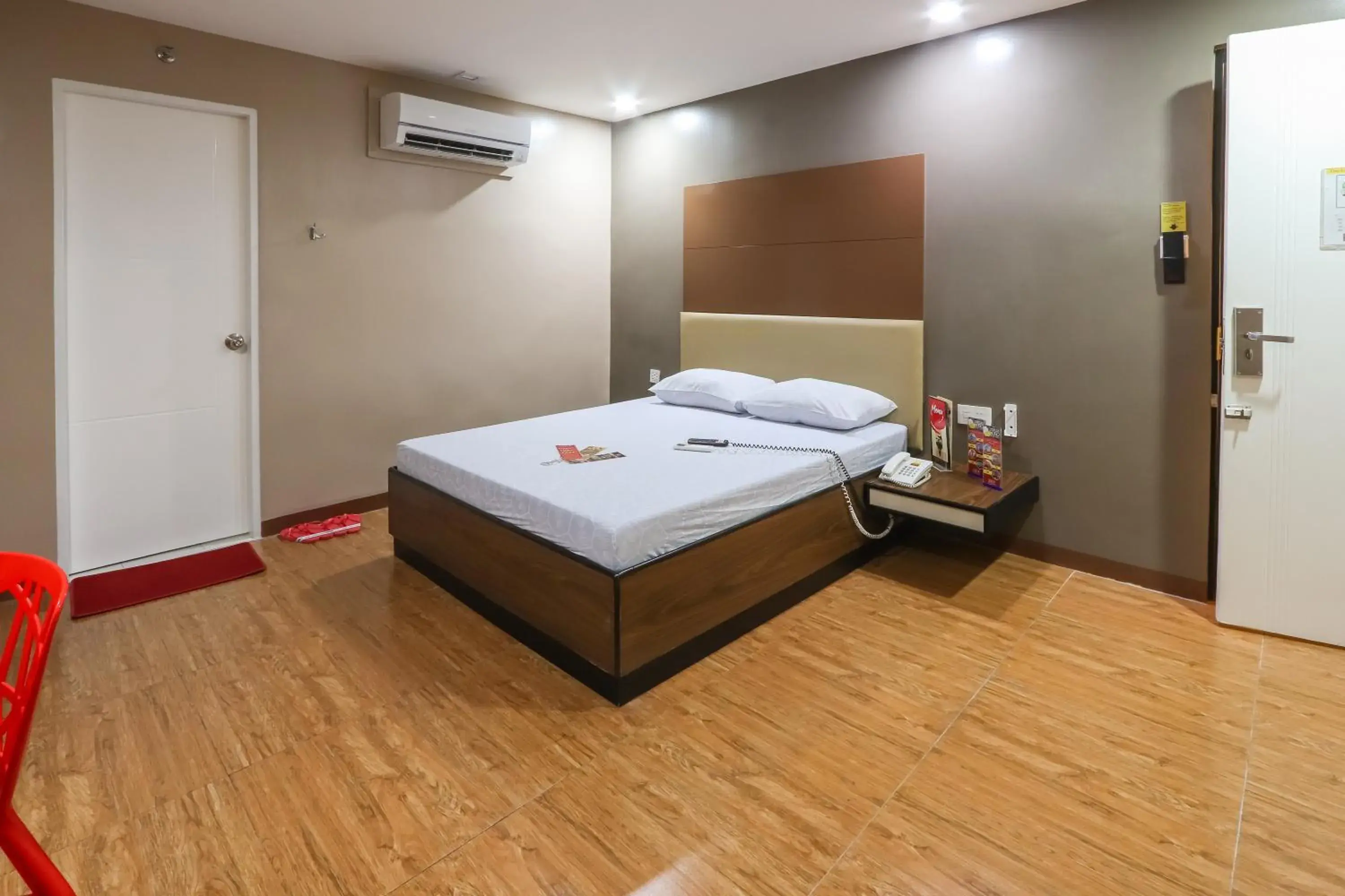 Deluxe Room in Hotel Sogo Baclaran Deluxe Room in Hotel Sogo Baclaran