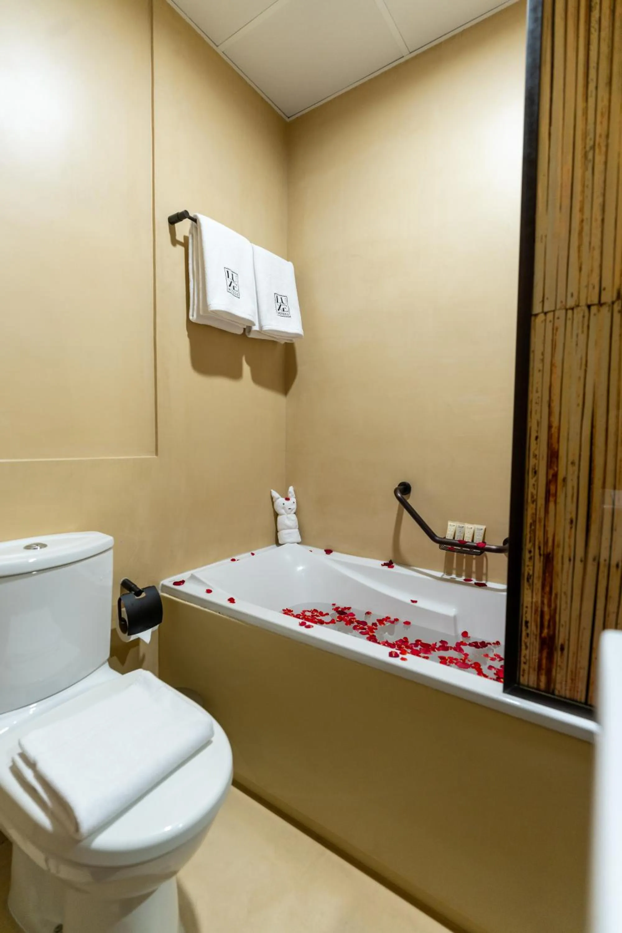 Bathroom in The Luxe Retreat Hotel Apartments