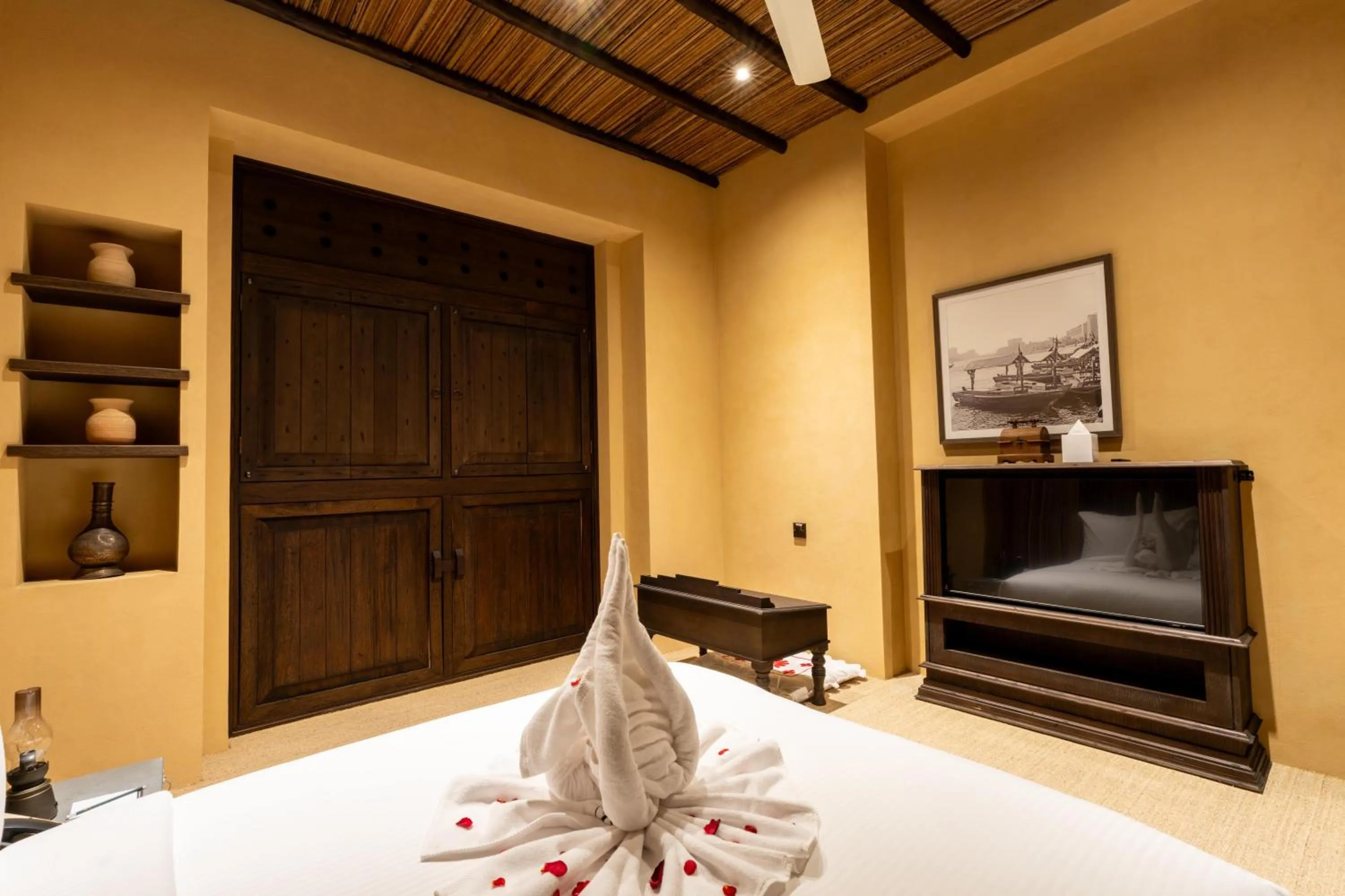 Bedroom, Bed in The Luxe Retreat Hotel Apartments